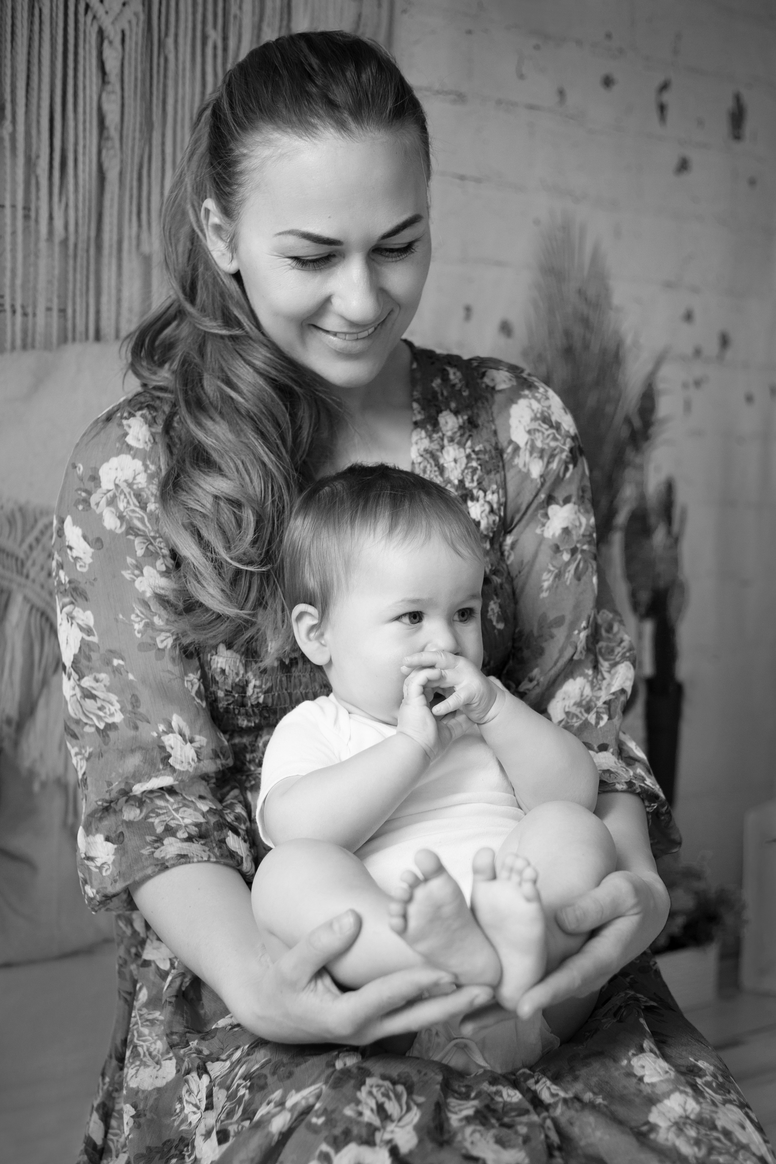 Studio Solo Portrait. YuAnna studio. Family & Kids Photographer in Seattle area, located in