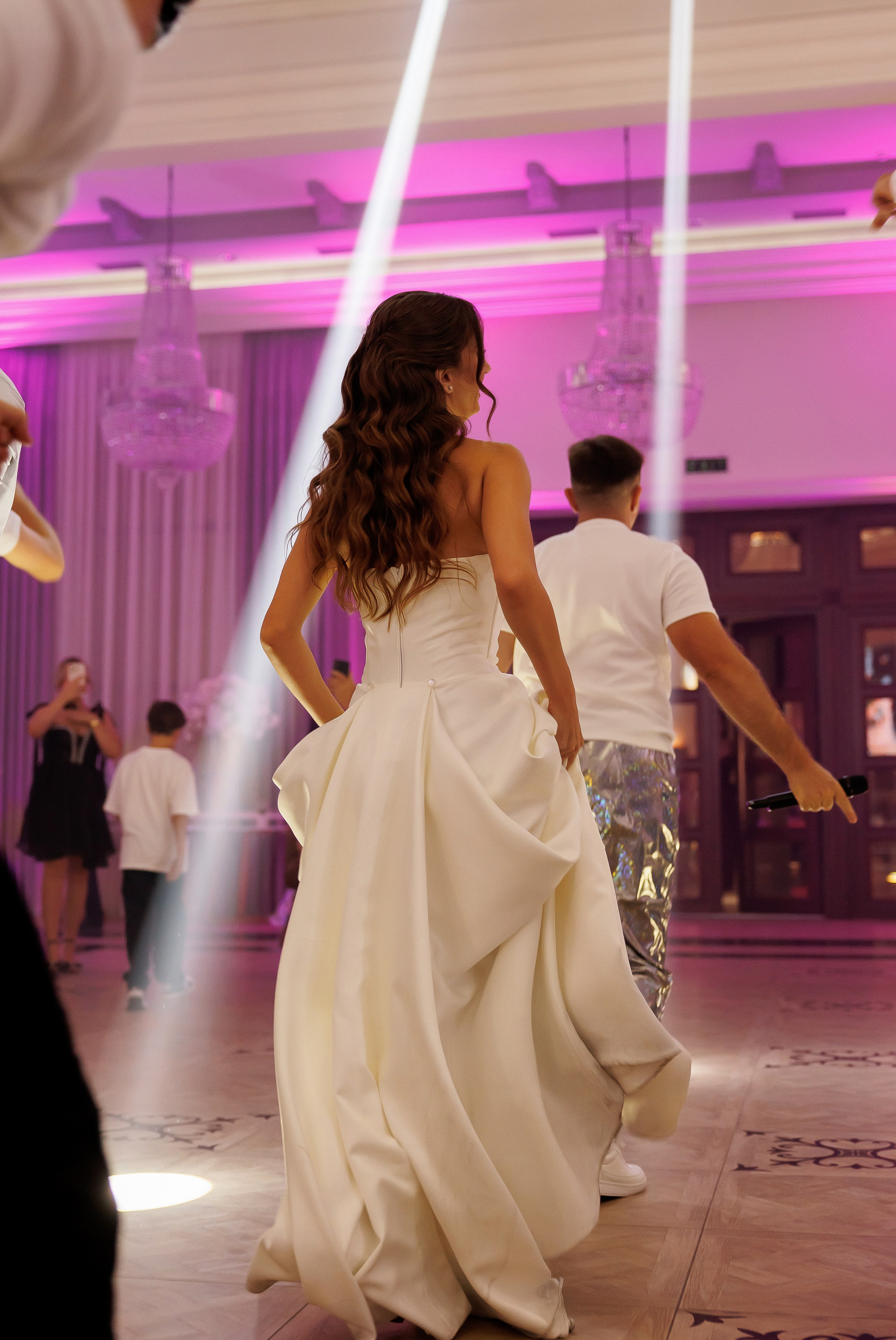 Eugen & Livia — Grand Elysee — Wedding Day. Servicii Foto și Video 067188353