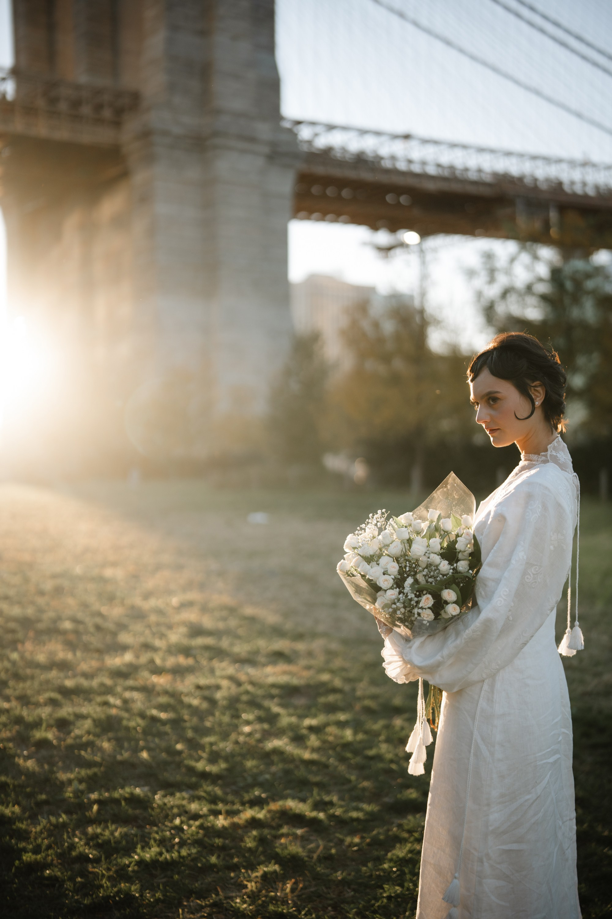 Wedding photo shoot in Dumbo, Brooklyn. Portrait and wedding photographer in New York