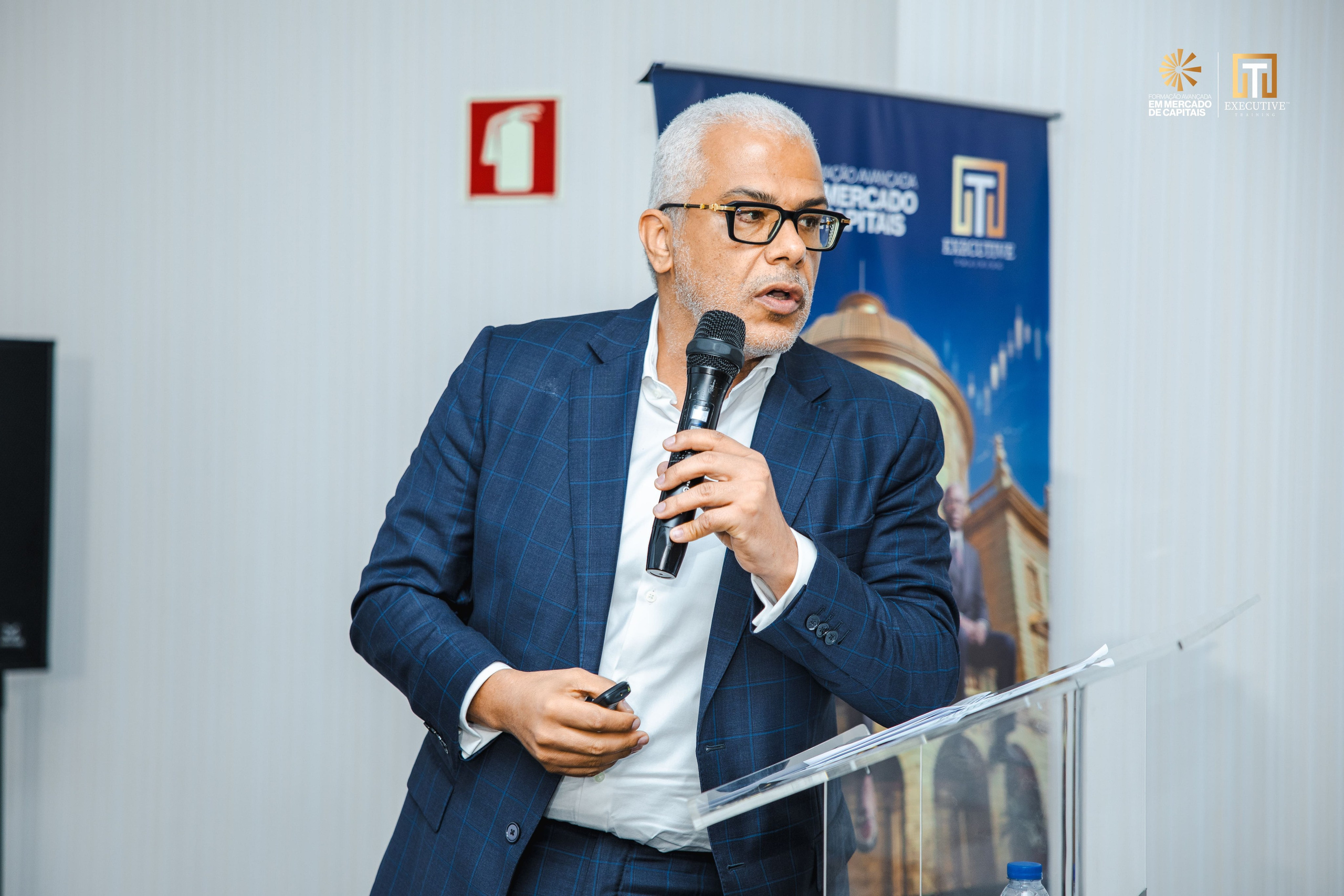 FORMAÇÃO AVANÇADA EM MERCADO DE CAPITAIS — ET. Doucomentários