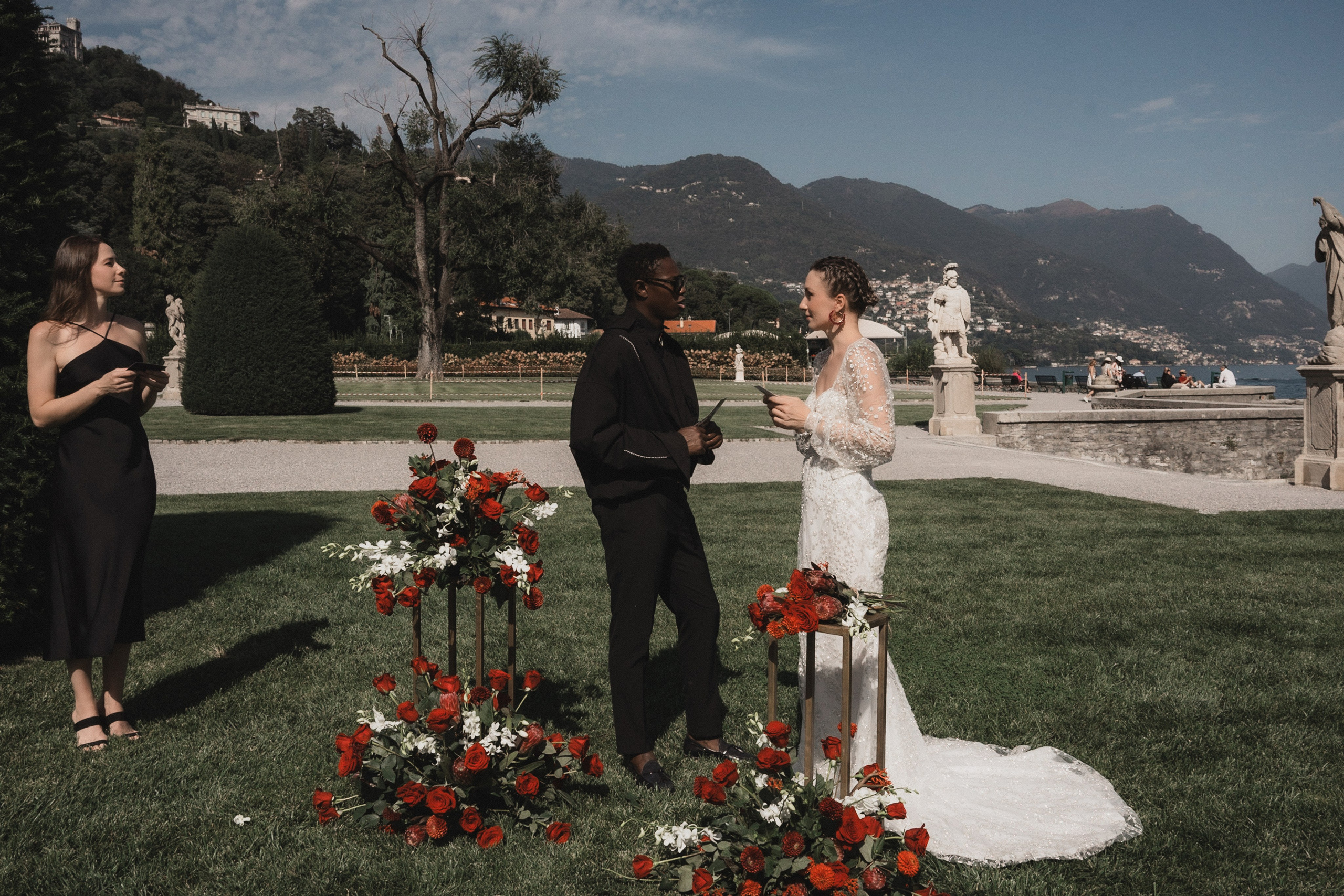 IRINA & AMED • LAKE COMO. PHOTOGRAPHER IN ITALY