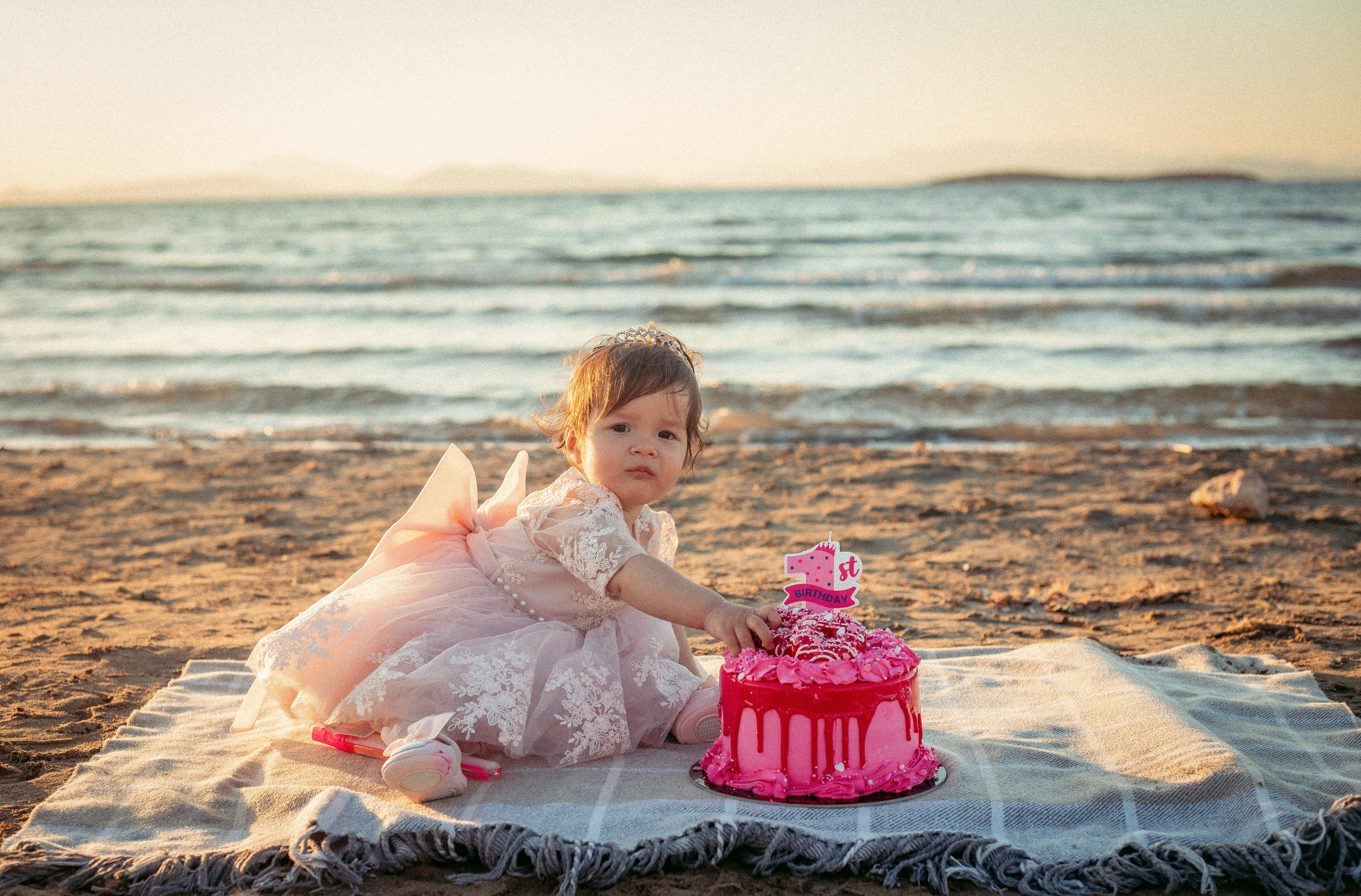 Little Beach Celebration. Family Photographer in Greece