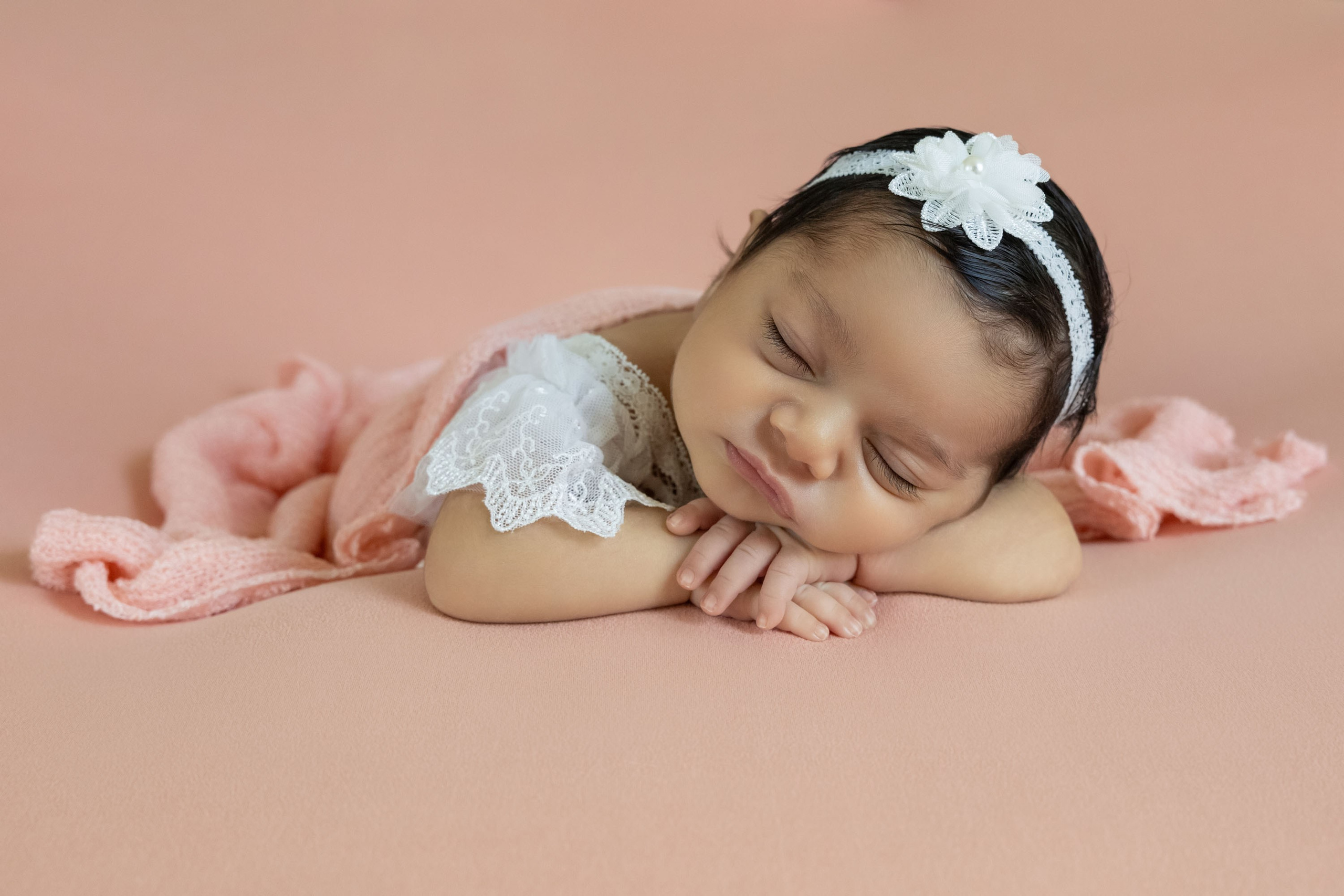 Newborn photos. Newborn photographer in Tampa Bay Area, FL