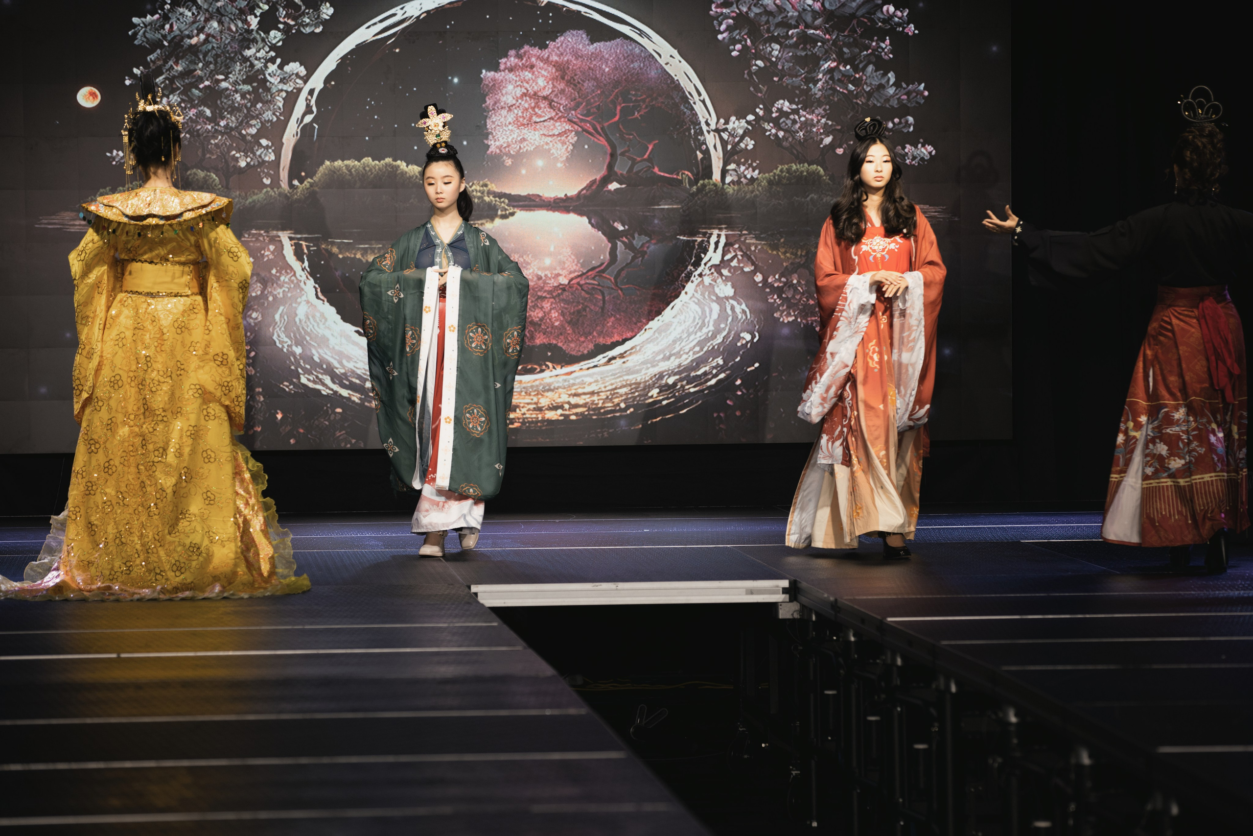 SHOW. Joanna Jin Photography