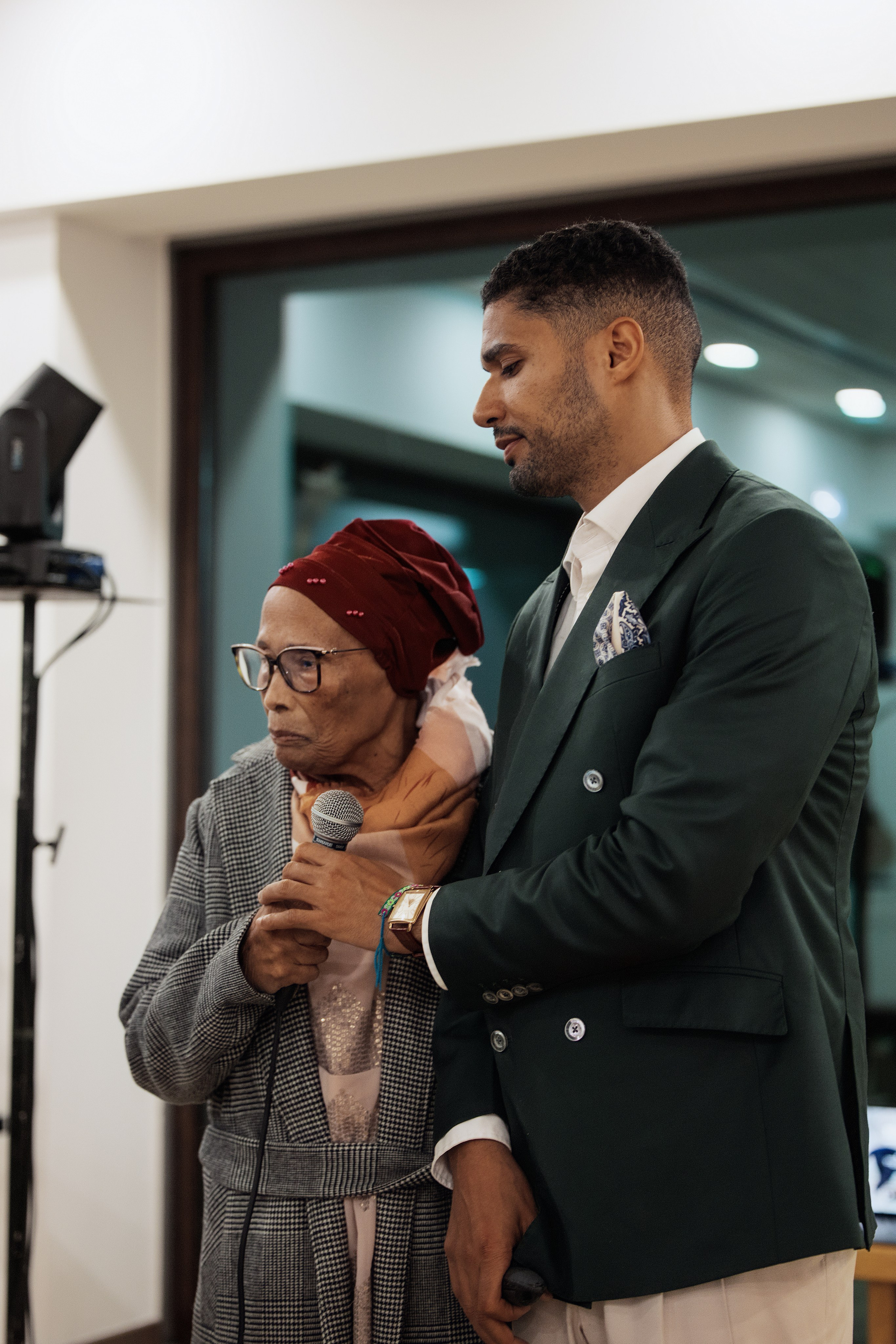 Nawik e Ethson. Fazemos o seu casamento ser lembrado por gerações