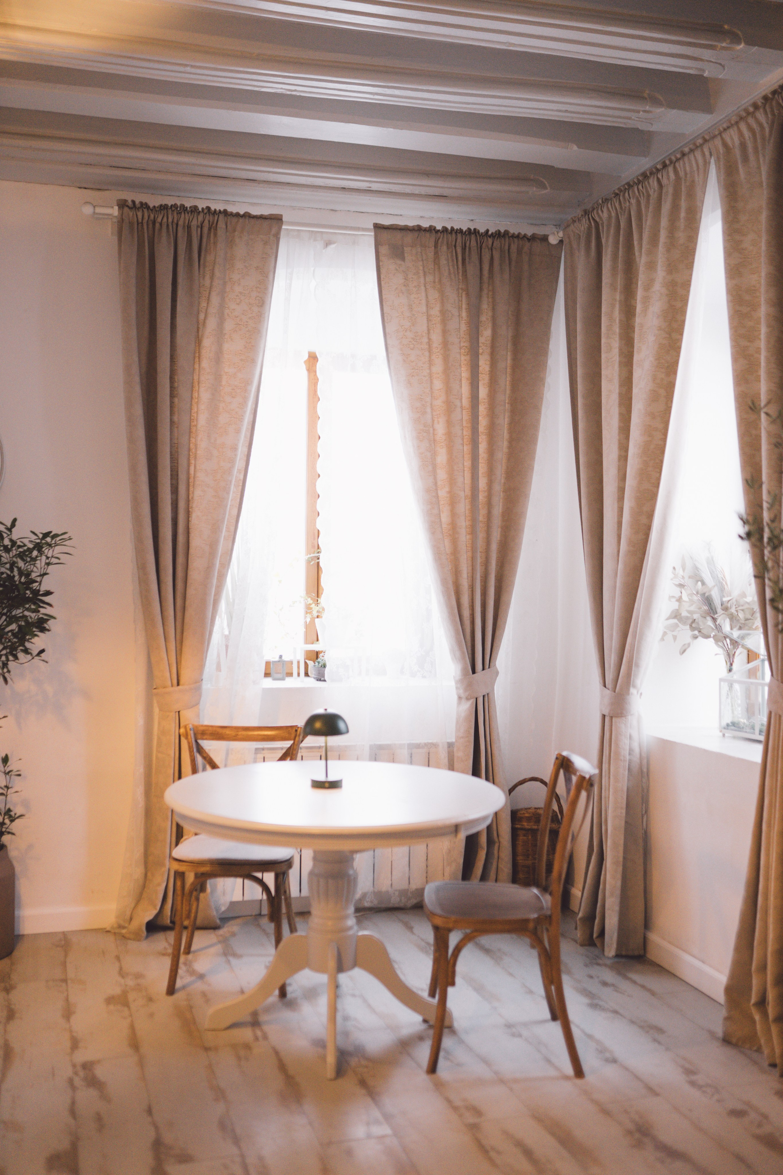 Fotografie de Eveniment Brașov: Povești Vizuale | Mădălina Beda. Madalina Beda- Artist vizual, fotograf, doula la nastere, consultant babywearing Brasov si in toata tara