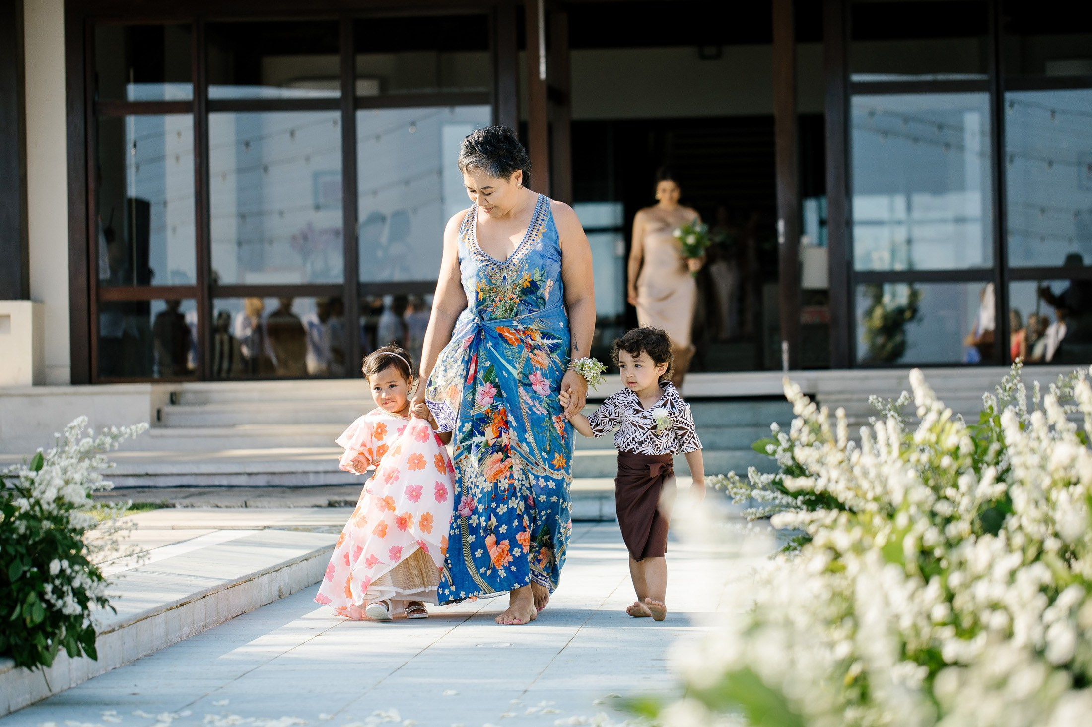 Big funny wedding with guests in paradise Bali island. Get.it.feel — Aesthetic Photography and Videography