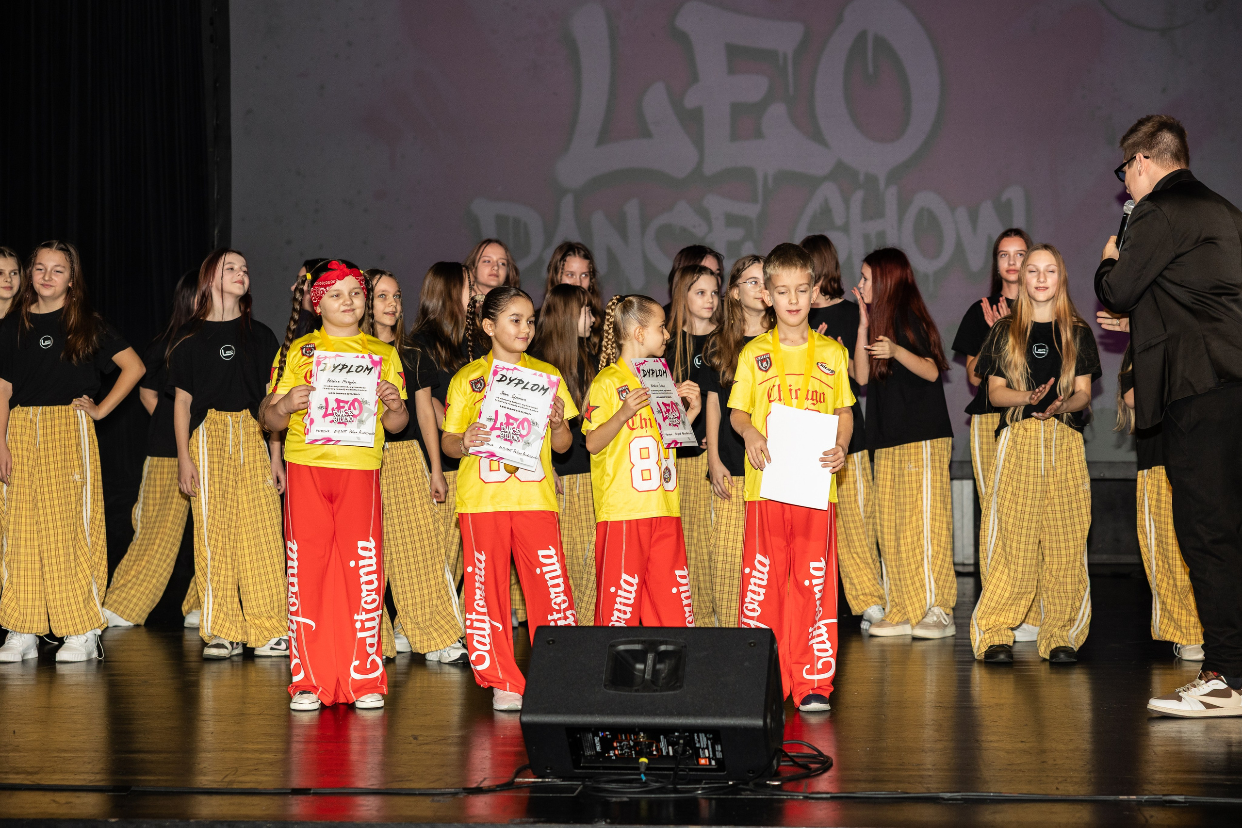 LEO DANCE SHOW WINTER 2025. Семейный и детский фотограф в Варшаве Мила Бобровская