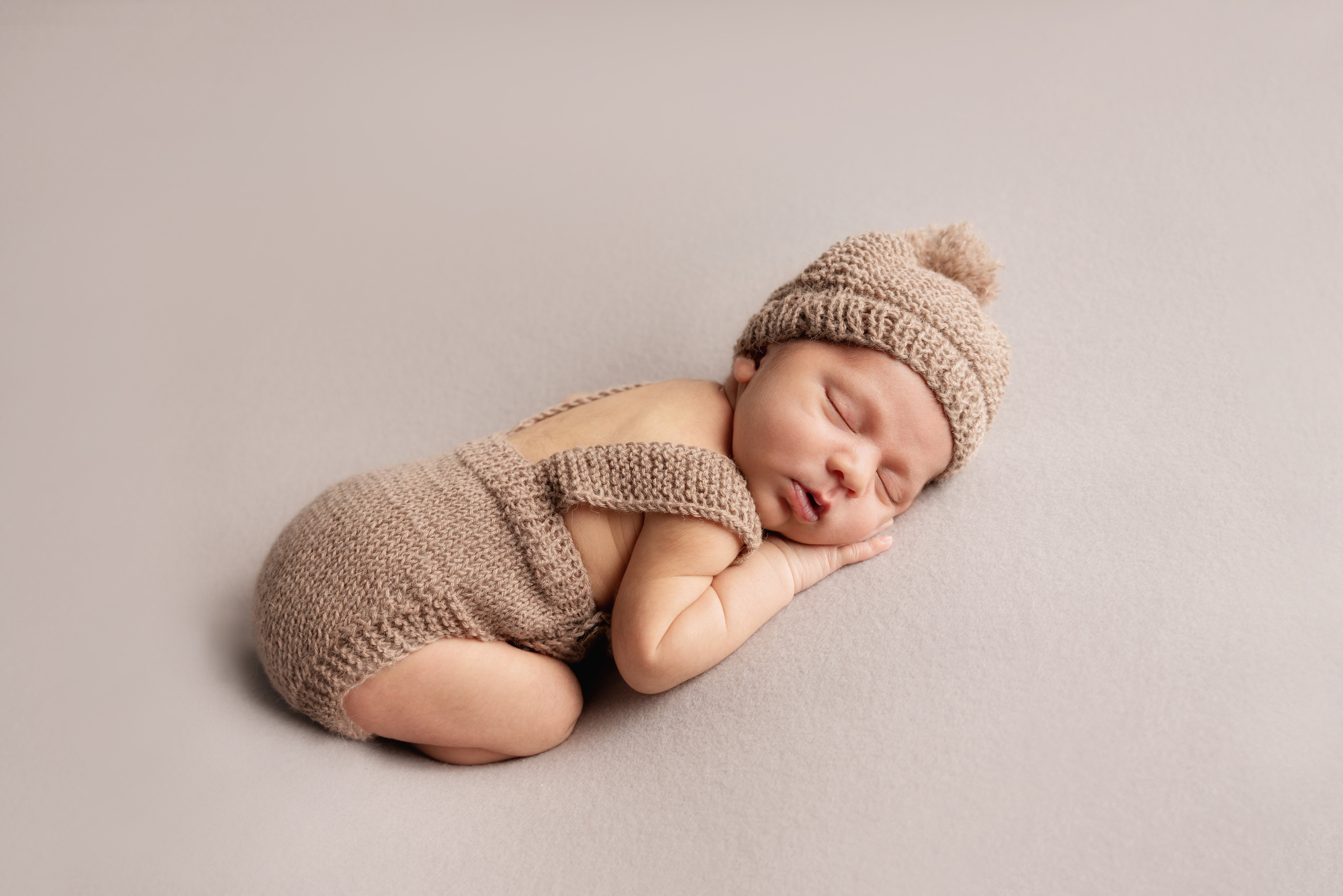 schlafendes Baby auf dem BinBag