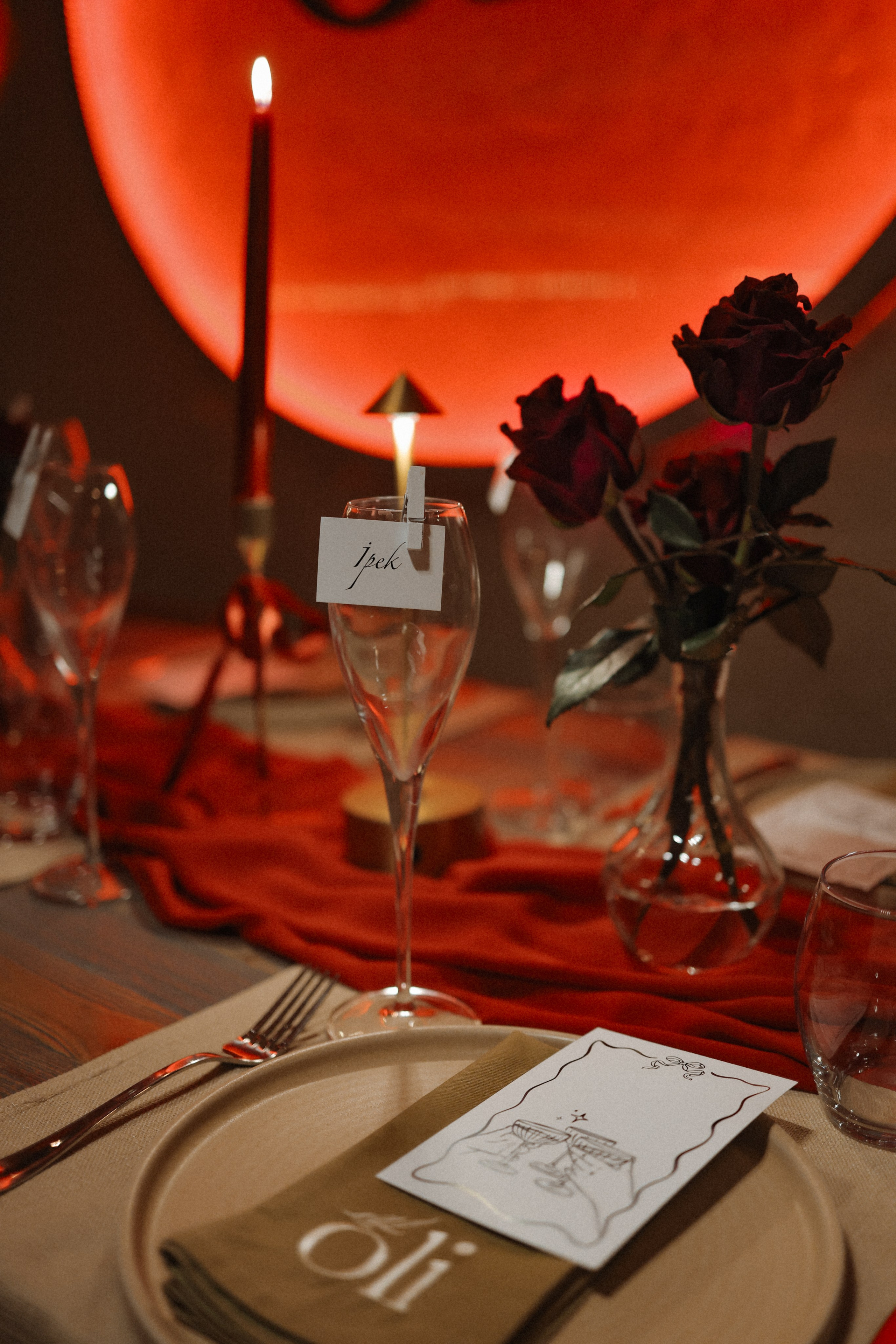 Red party girl. Wedding & Event Planner