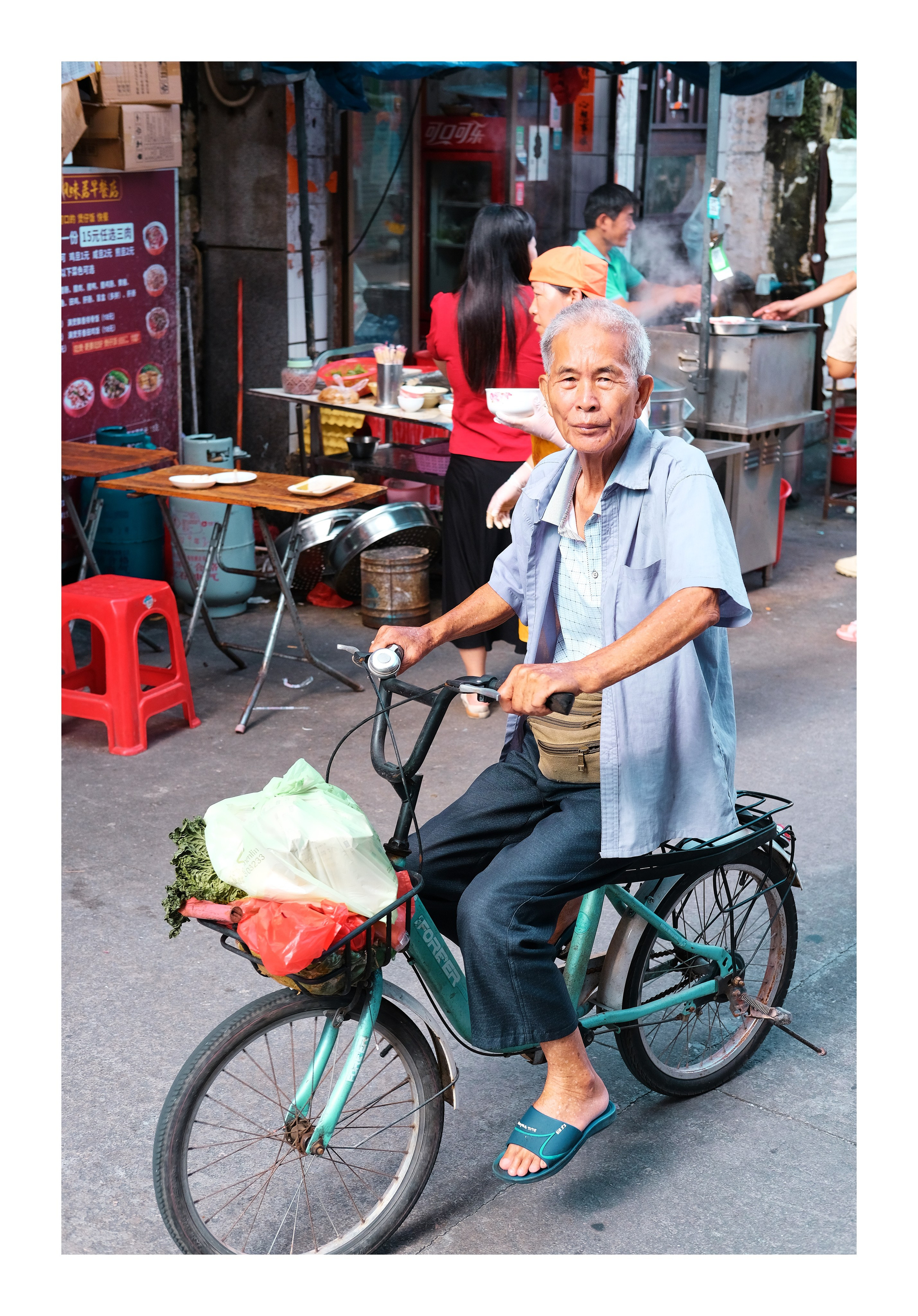 The Life of the Others — Dongling Village, China 东凌村. 中国街头摄影 | The Streets of China Through My Eyes | 深圳