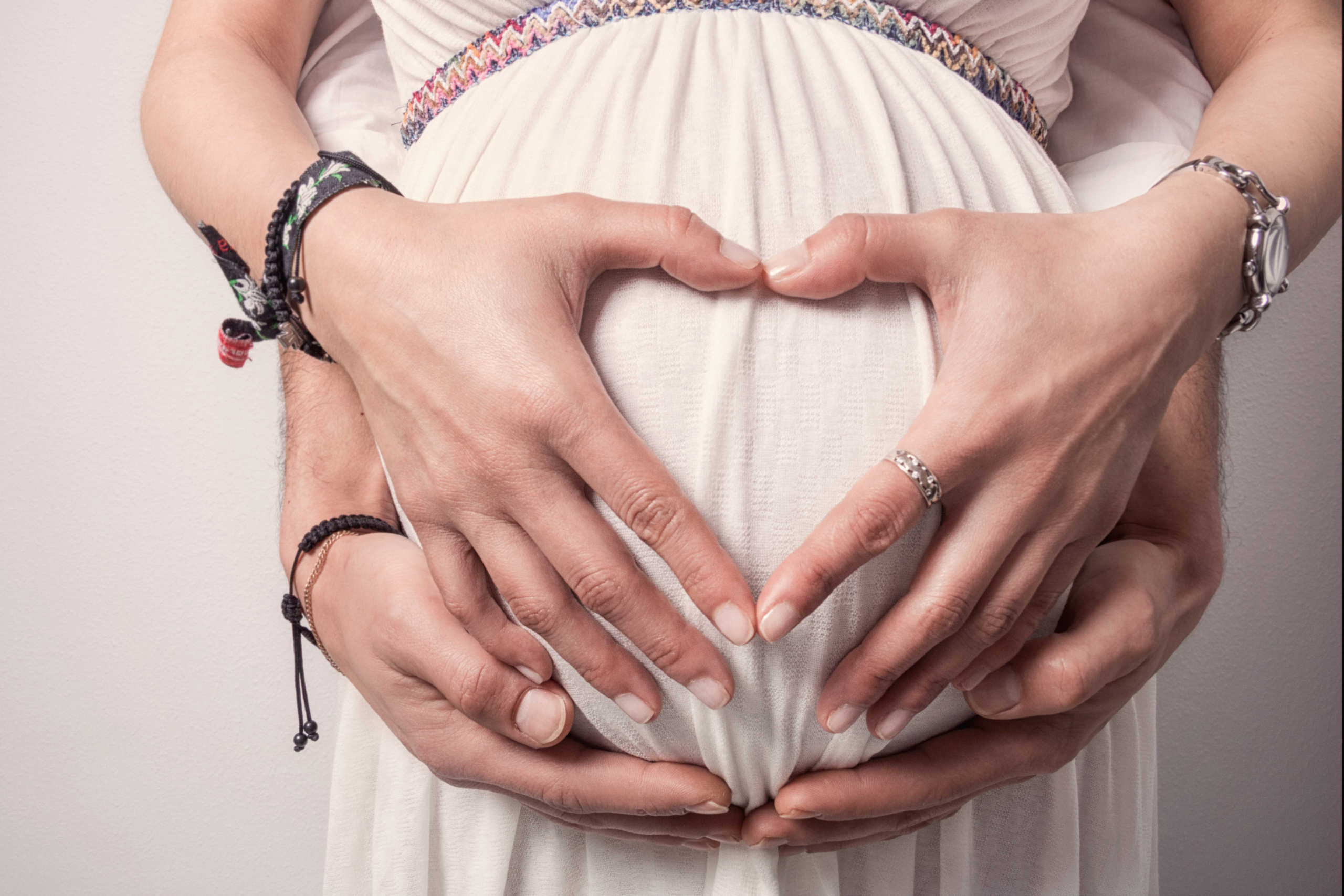 Embarazo. Fotógrafo de bodas y familias en España, Málaga, Marbella