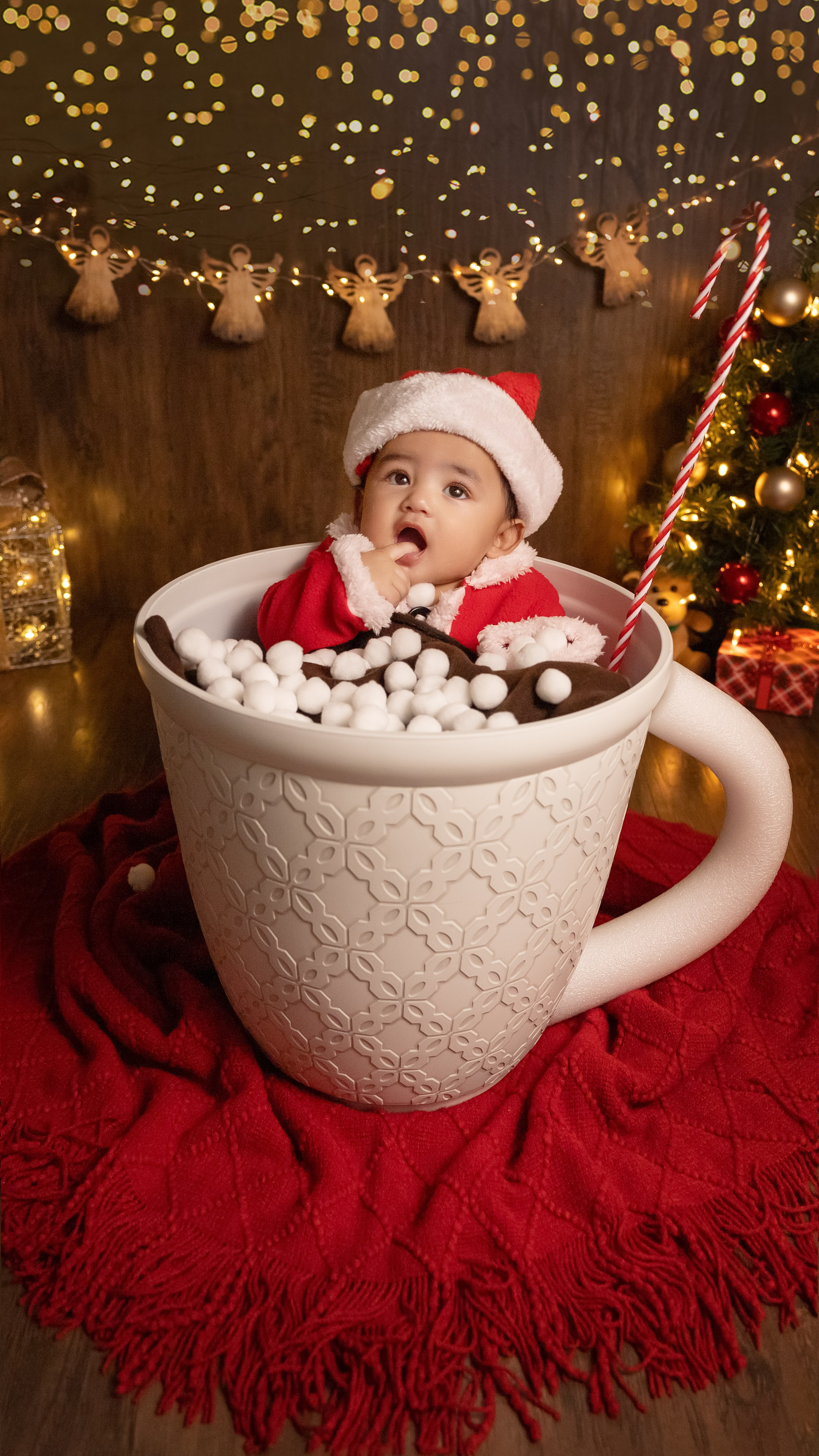 Milestone photos. Newborn photographer in Tampa Bay Area, FL