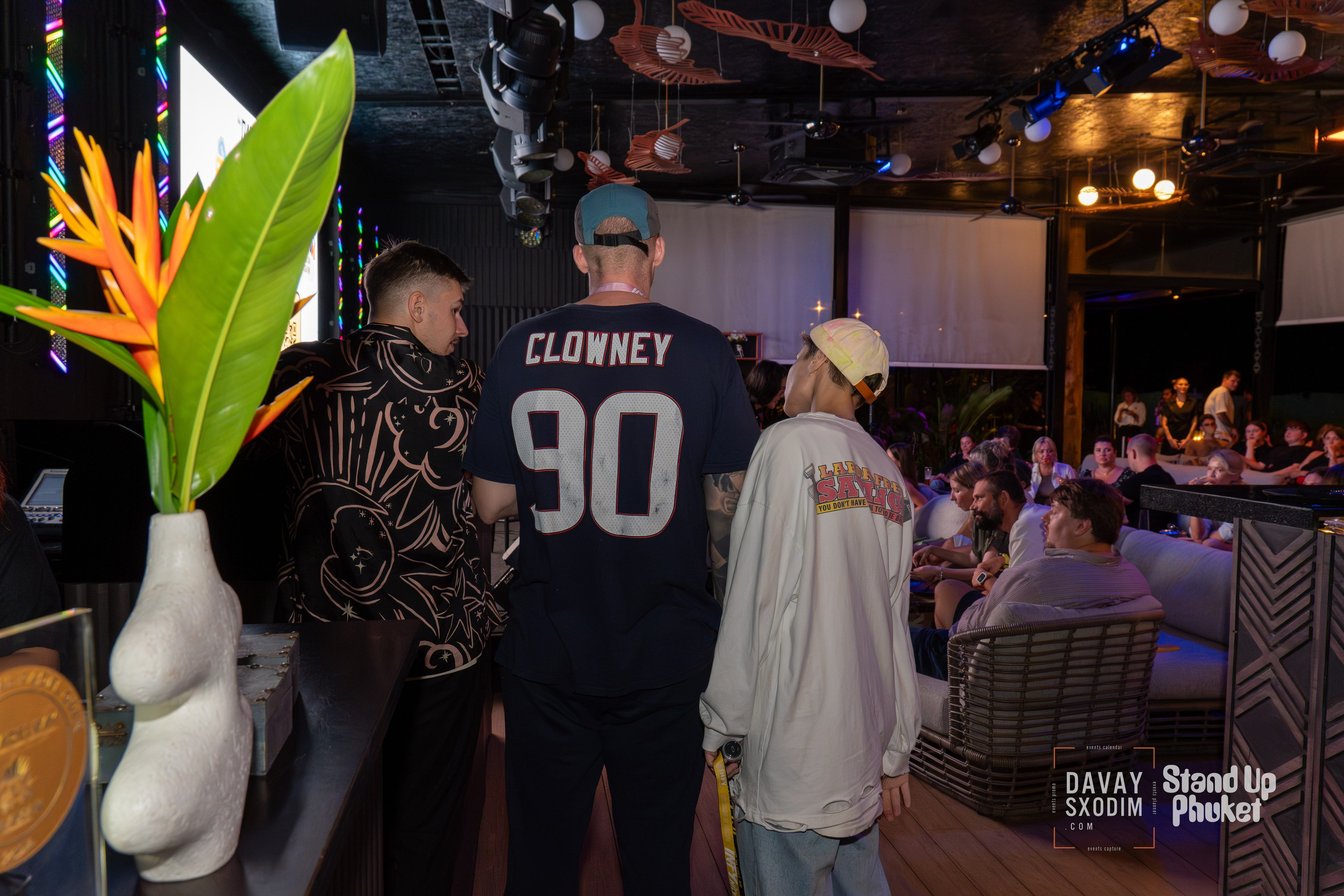 Standup Влада Лапина | Фоторепортаж | Афиша | DAVAYSXODIM.com PHUKET. АФИША|ФОТОРЕПОРТАЖИ|ИВЕНТЫ|ПХУКЕТ