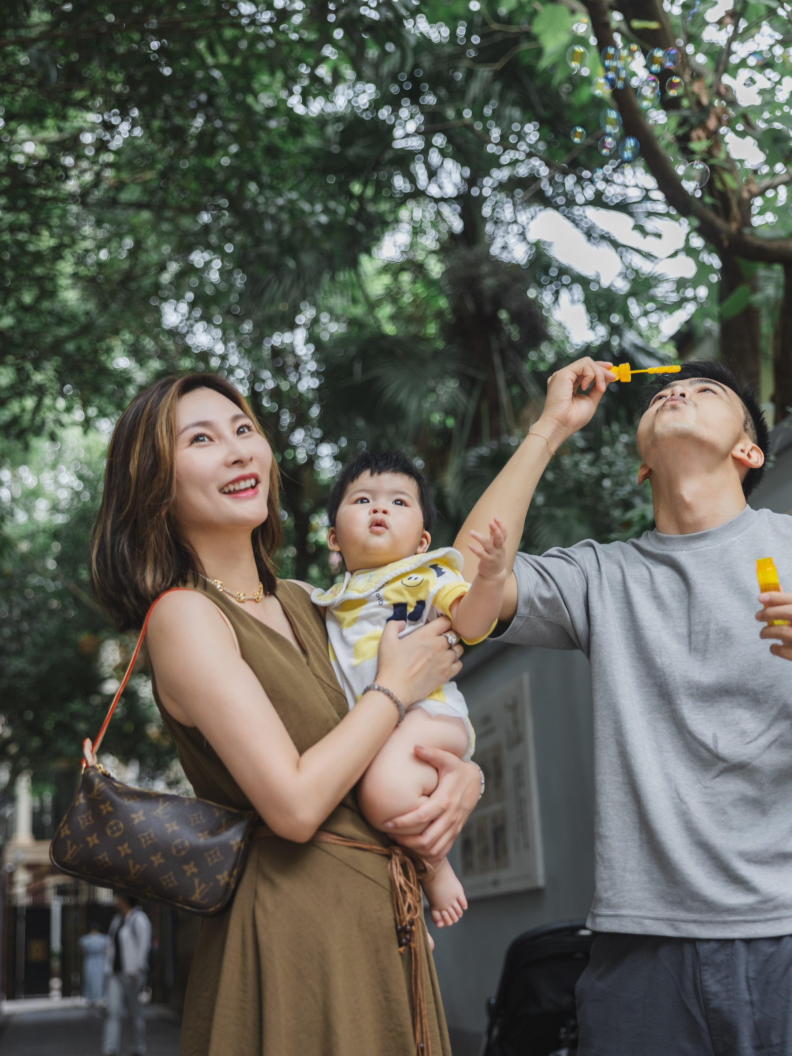 Family photograph in Shanghai. Shanghai Family Photographer Dora