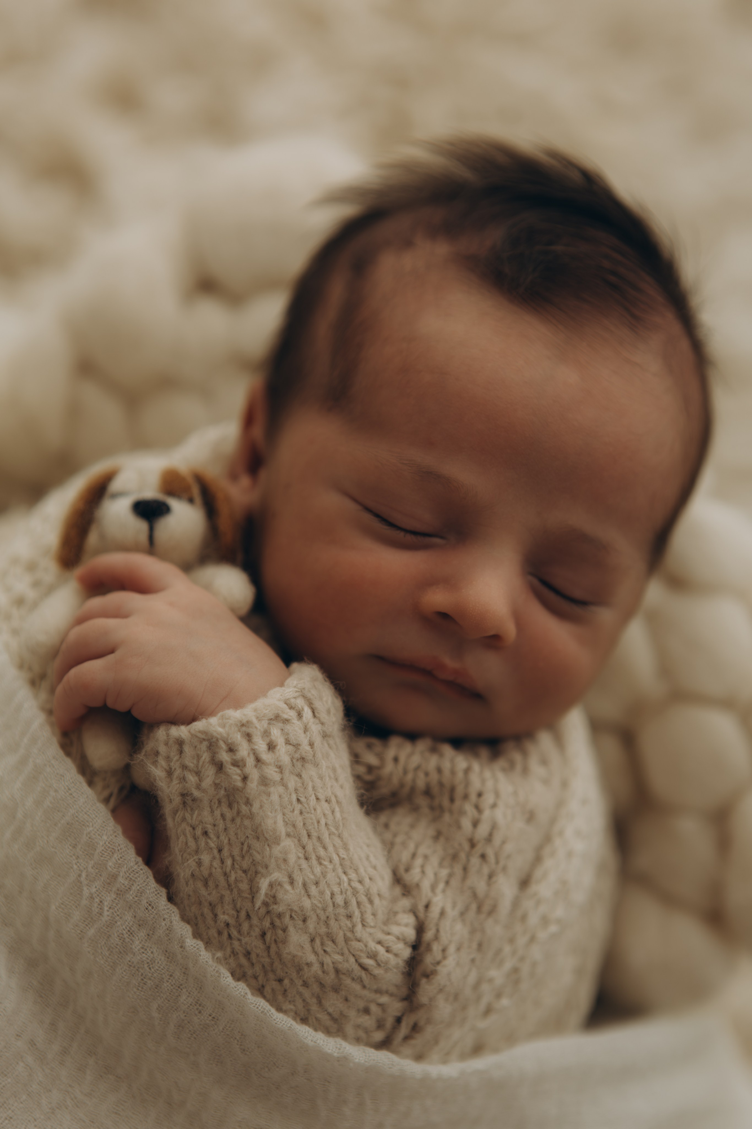 detalhe do rosto do recém-nascido em ensaio em estúdio em Sorocaba