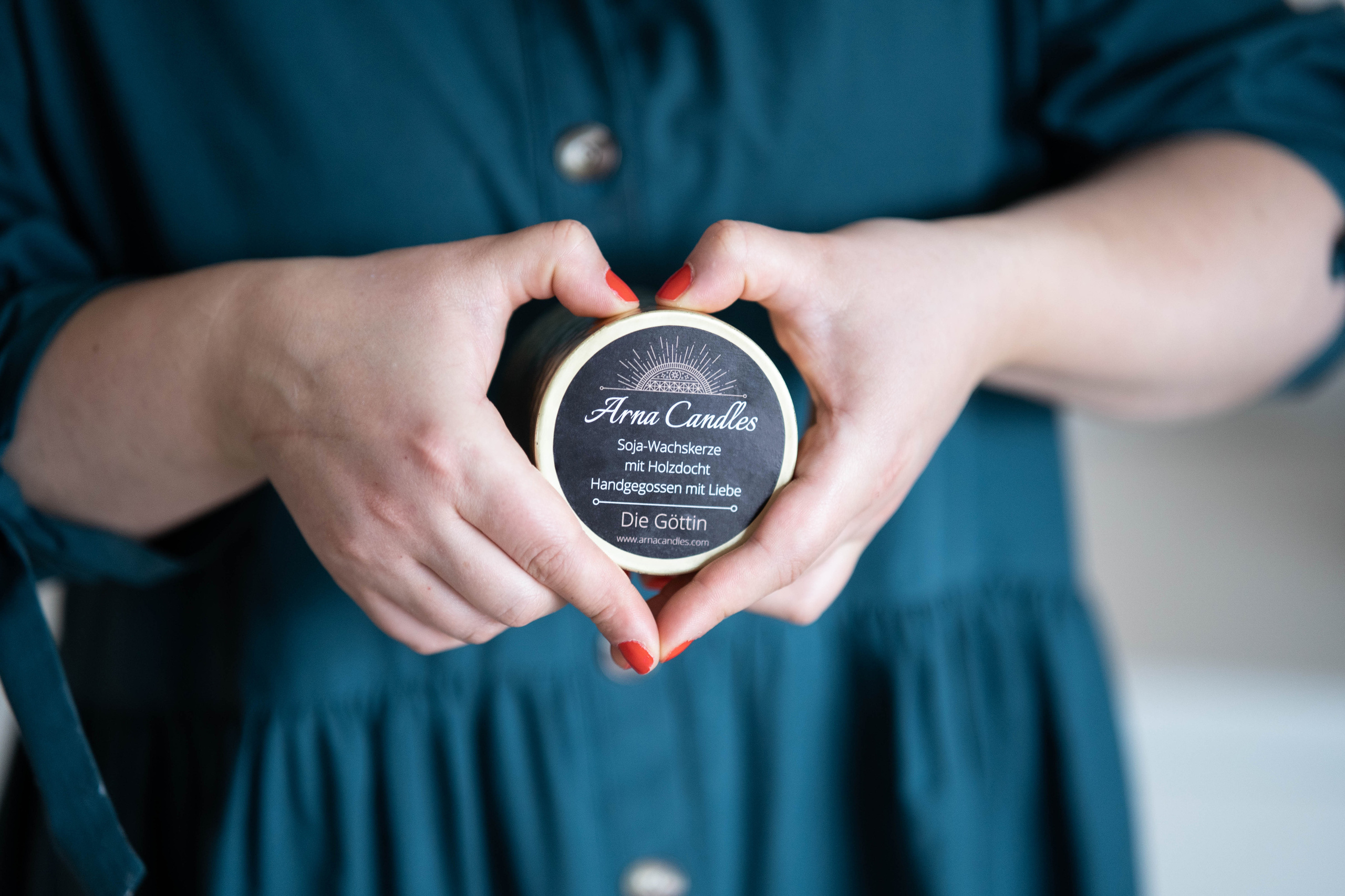 Ana Candles — Creation of Home-made candles. Nina Janeckova Fotografin und Videografin am Bodensee