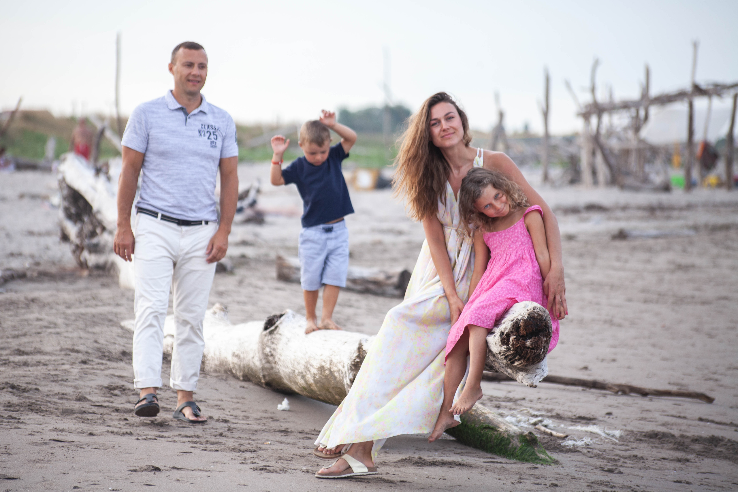 Family of Julia and Eugen. Nina Janeckova Photographer and Videographer in Bodensee Ravensburg