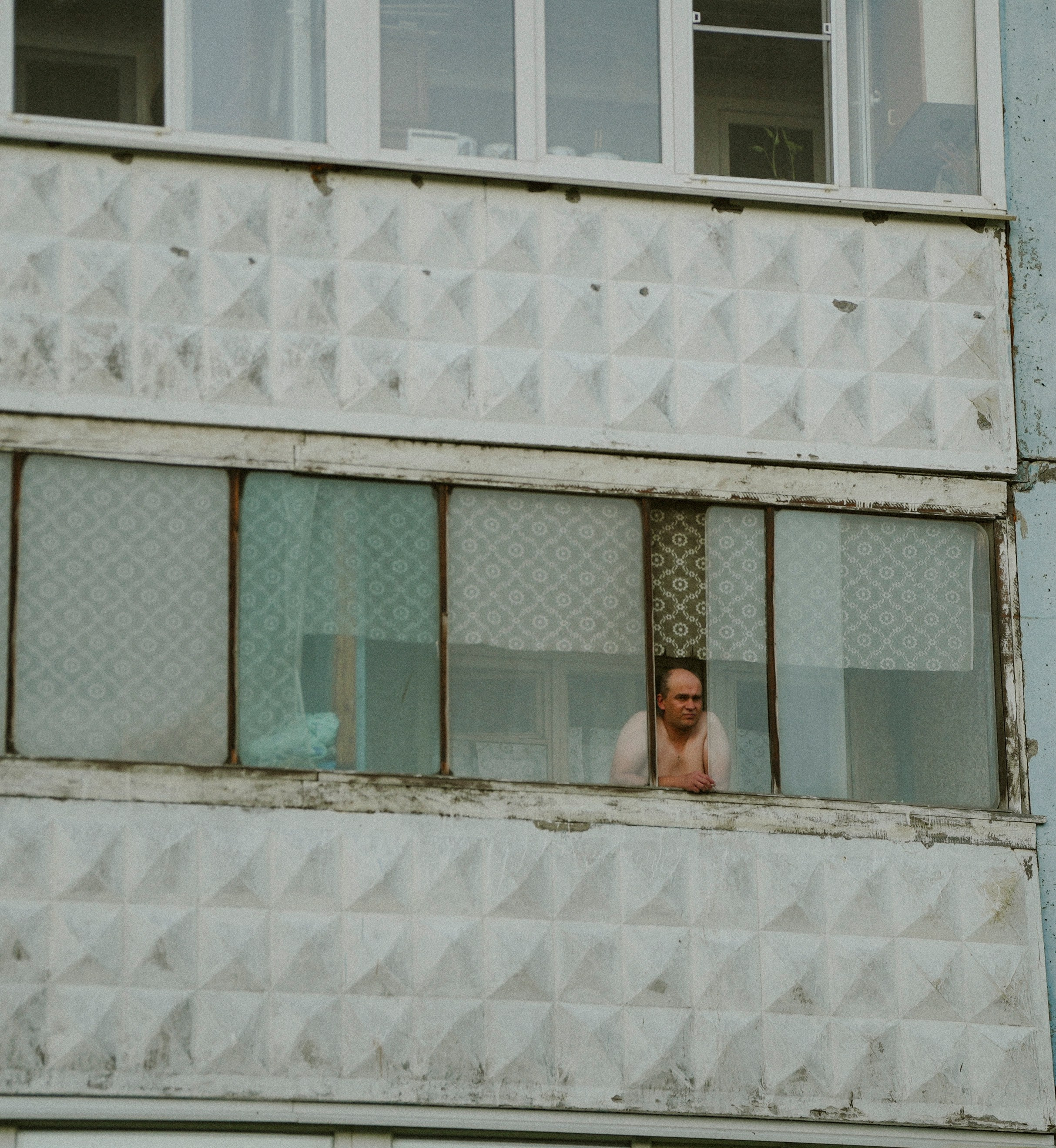 2025. Стрит-фотография, полная абсурда, идиотизма и красоты