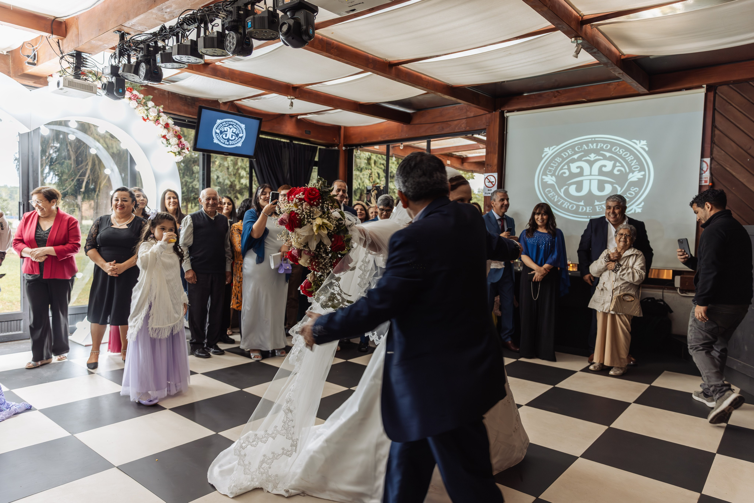 Cecilia y Patricio. Dinka & Emilio - El arte de preservar lo que no se repite