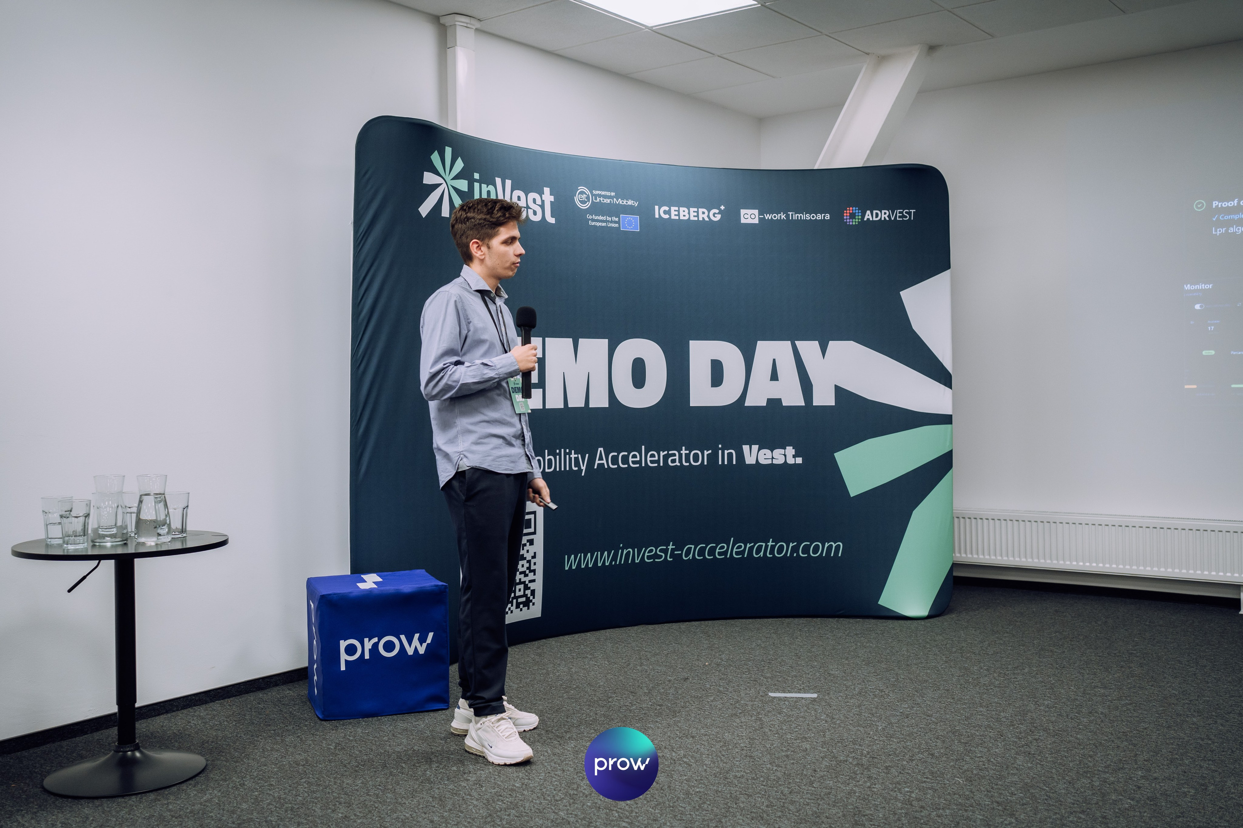 InVest DemoDay @ Cowork. Cozac Cristian Photographer