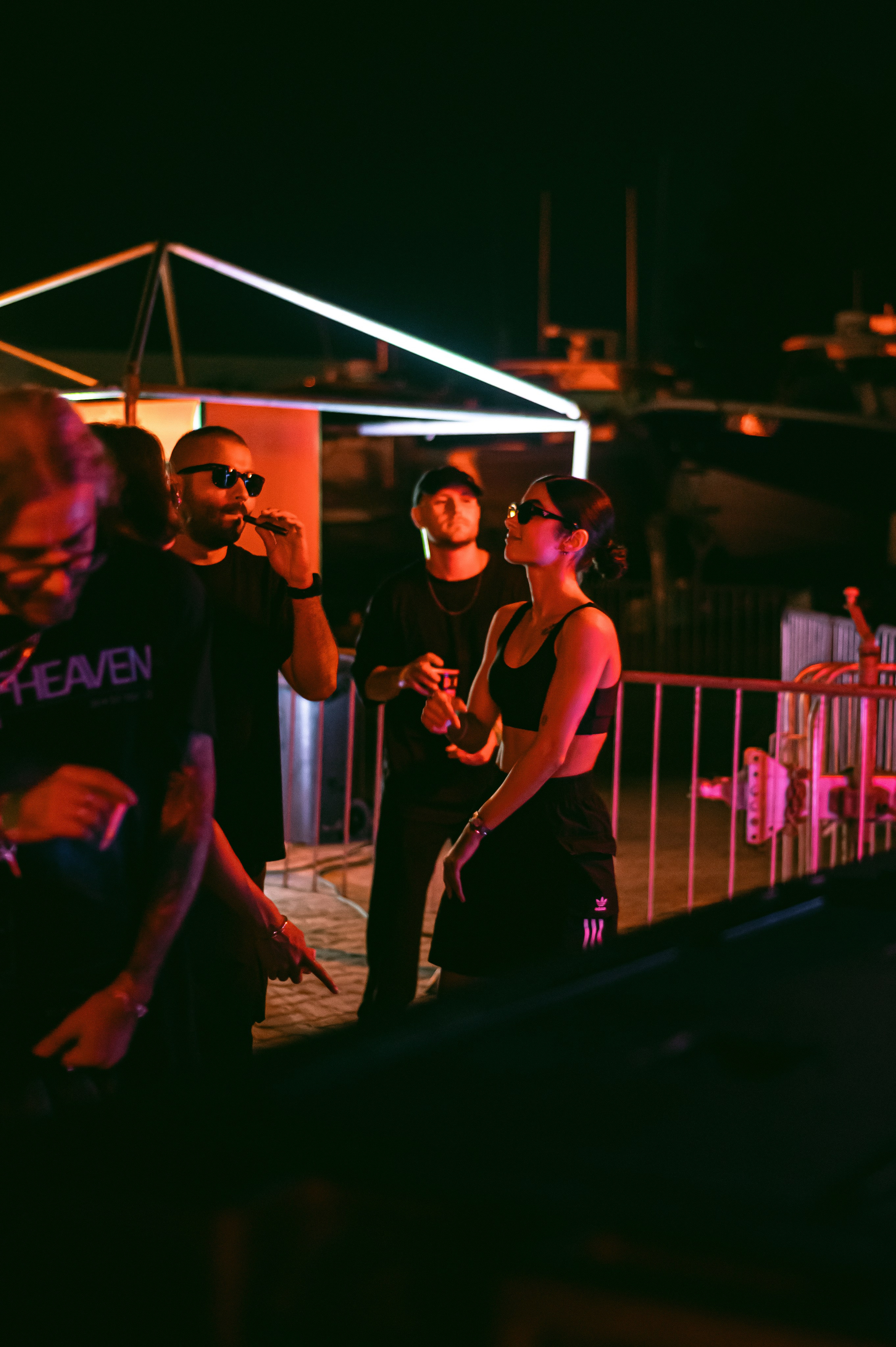 NIGHTLIFE. Versoluna