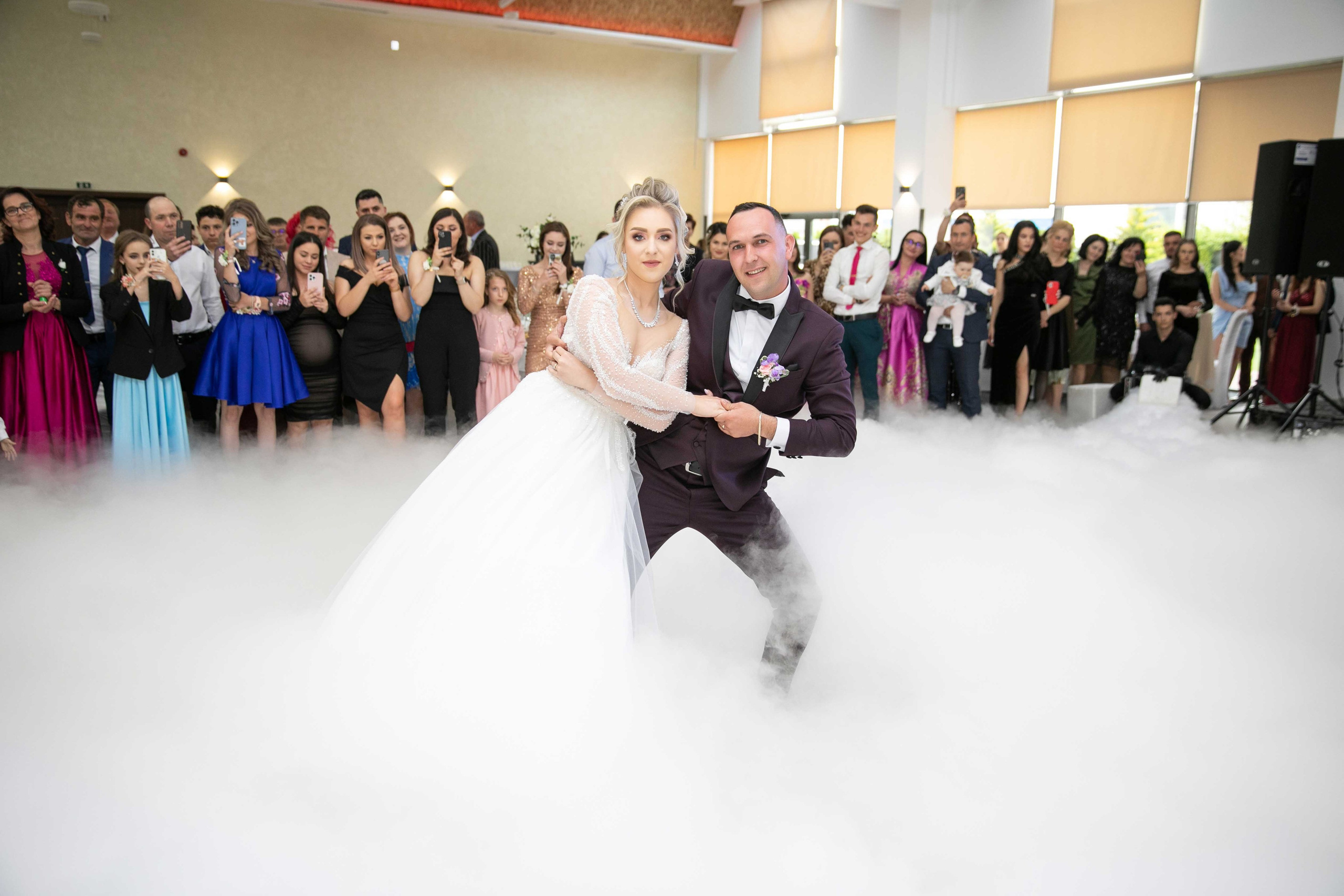 Andreea & Răzvan. Contrast Studio