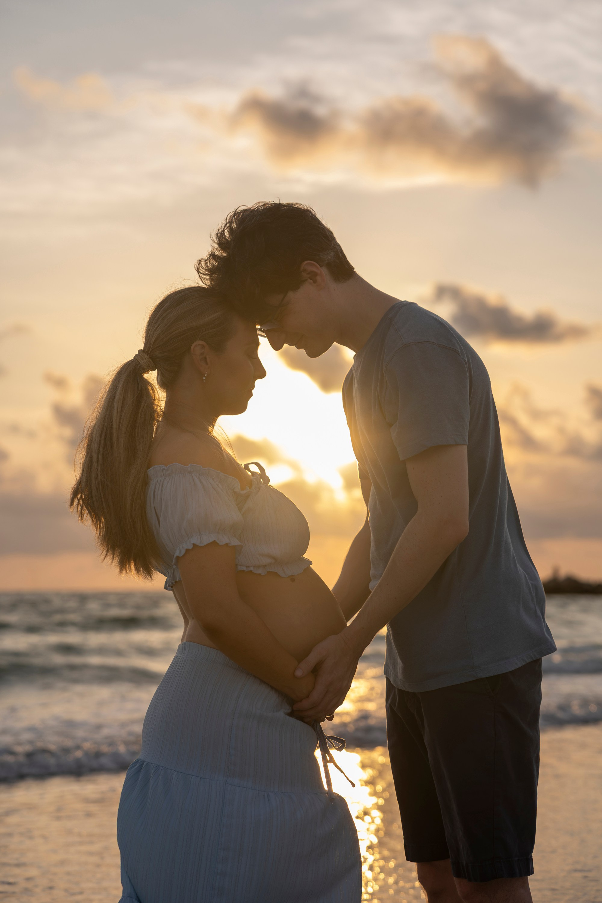 Pregnancy photos. Newborn photographer in Tampa Bay Area, FL