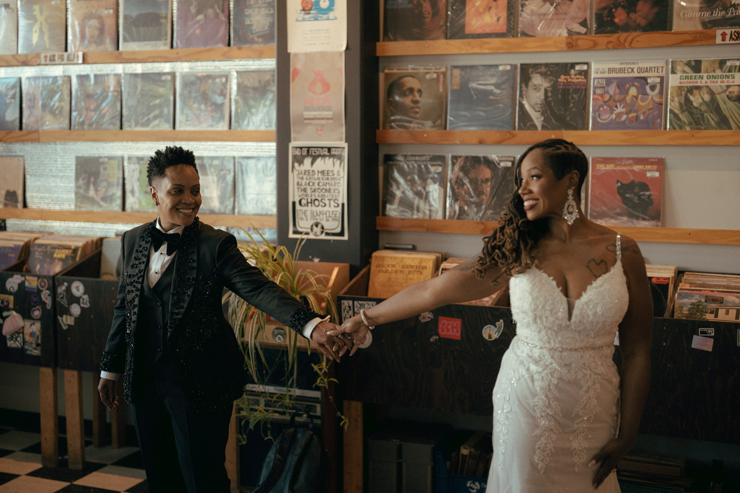 Erica&Shacazia. Wedding & elopement photographer Viktoriya Kravtsov. Las Vegas