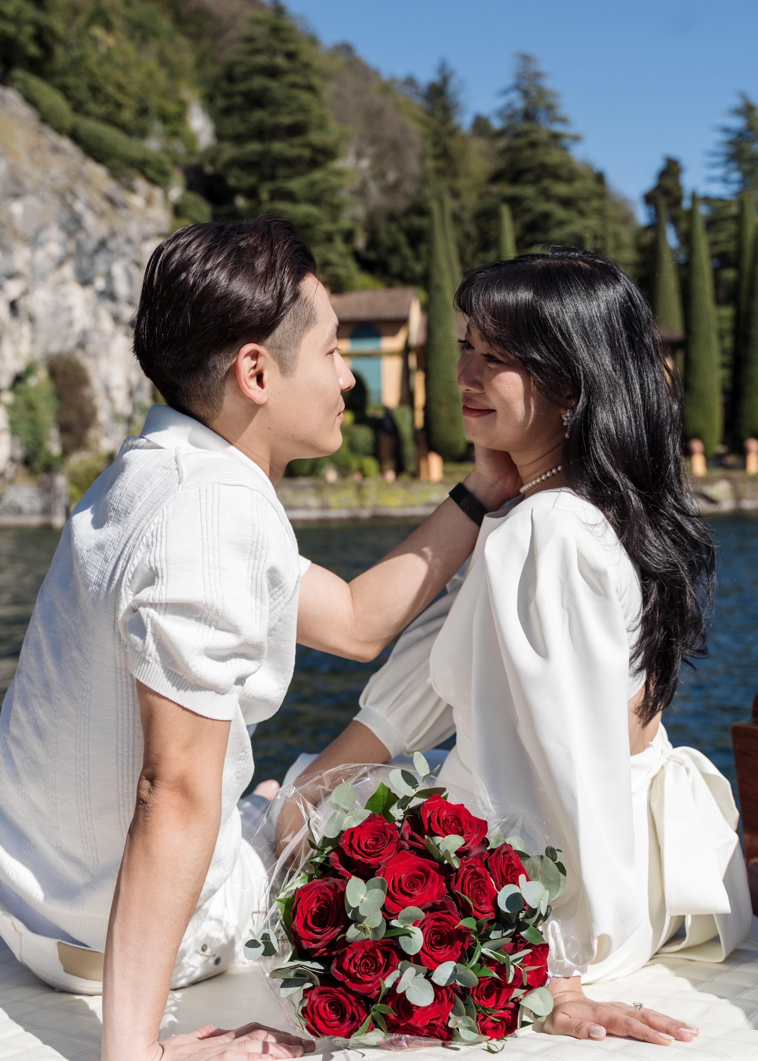 Secret Proposal on a Boat in Lake Como. Proposal Photographer in Lake Como