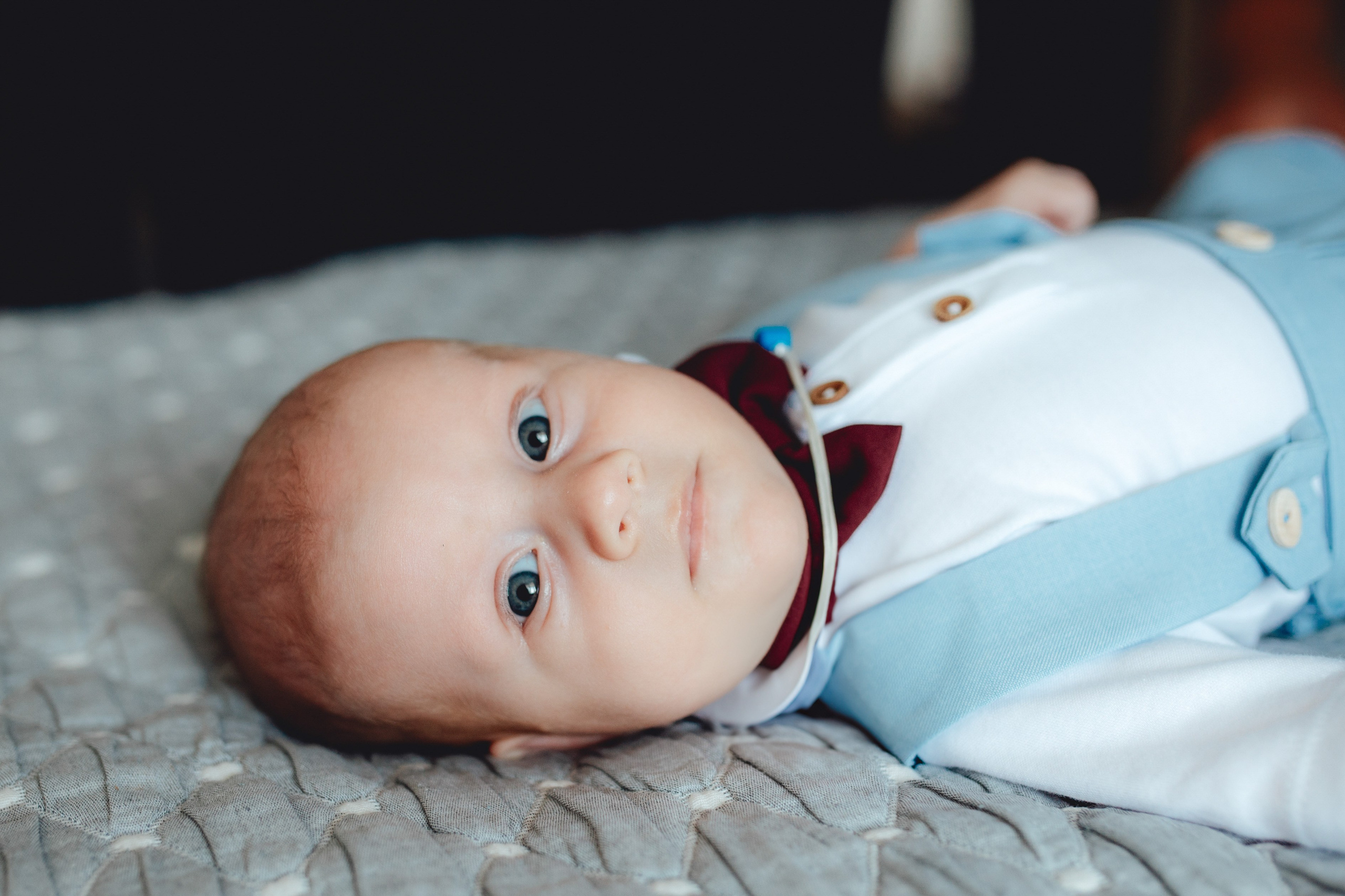Krikštynos, krikštas, krikštynų fotosesija, ceremonija, bažnyčia krikštynų pasiruošimo fotografavimas. Krikštynų fotografas Vilnius Trakai kaina krikštynų fotografavimas fotografė personal.lt photogrpahy kainos šeima, vaikai profesionali natūrali meninė reportažinė klasikinė fotosesija, krikštynų fotosesija gamtoje