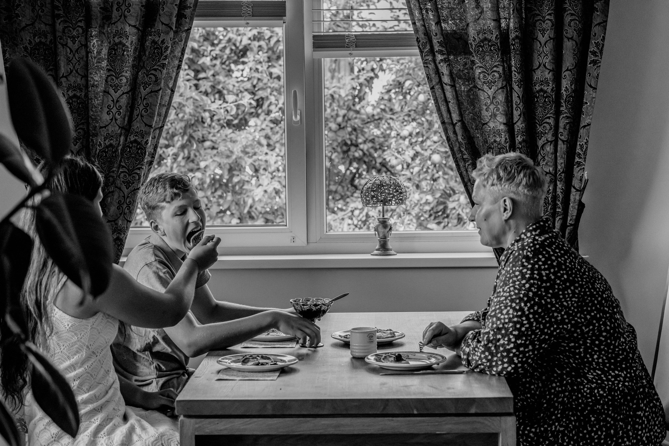 Šeimos pietus. Wedding and family photographer in Lithuania — Yvanessa Gelvano