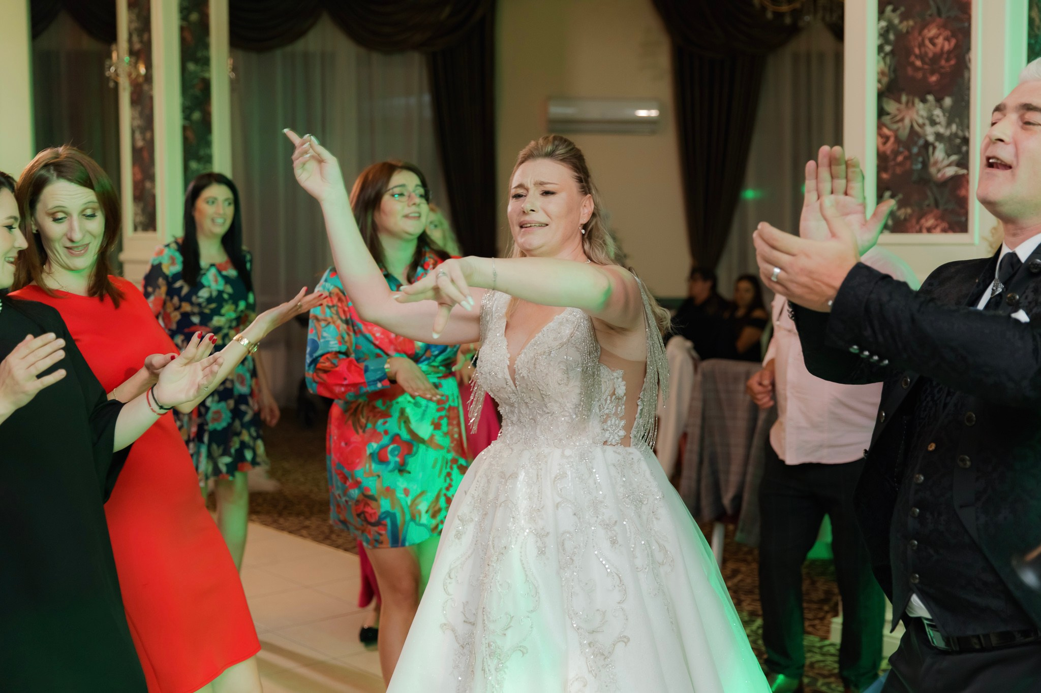 Mihai & Oana. Servicii foto-video profesionale, pentru momente de neuitat