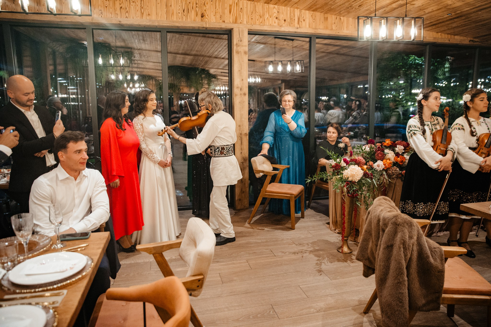 Nunta de Poveste la Sucevița: Cristi și Andreea. Servicii foto-video profesionale, pentru momente de neuitat