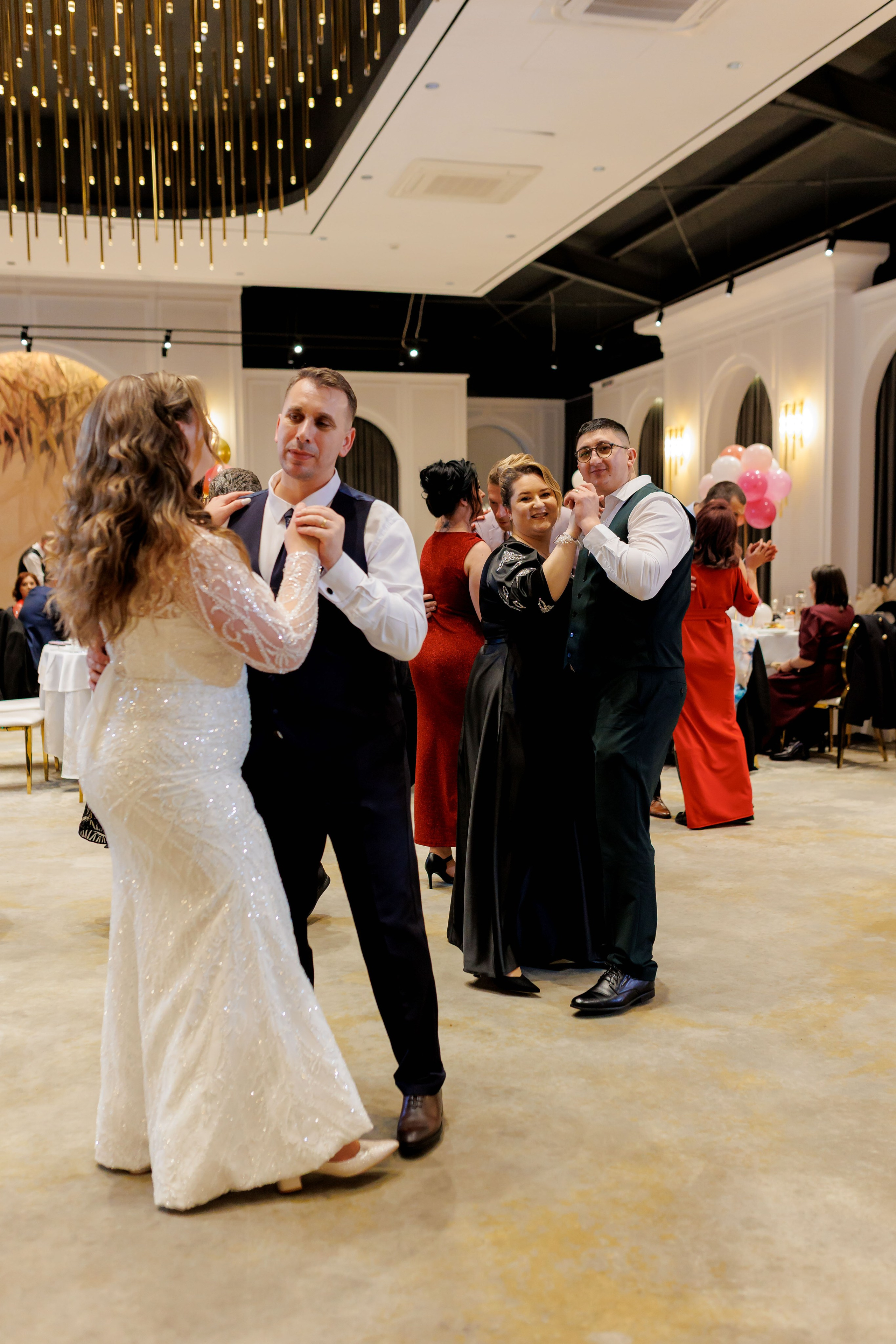 Povestea voastră, regizată de noi |Cristi Turculet Videograf Nuntă Suceava | wedding highlight. Servicii foto-video profesionale, pentru momente de neuitat