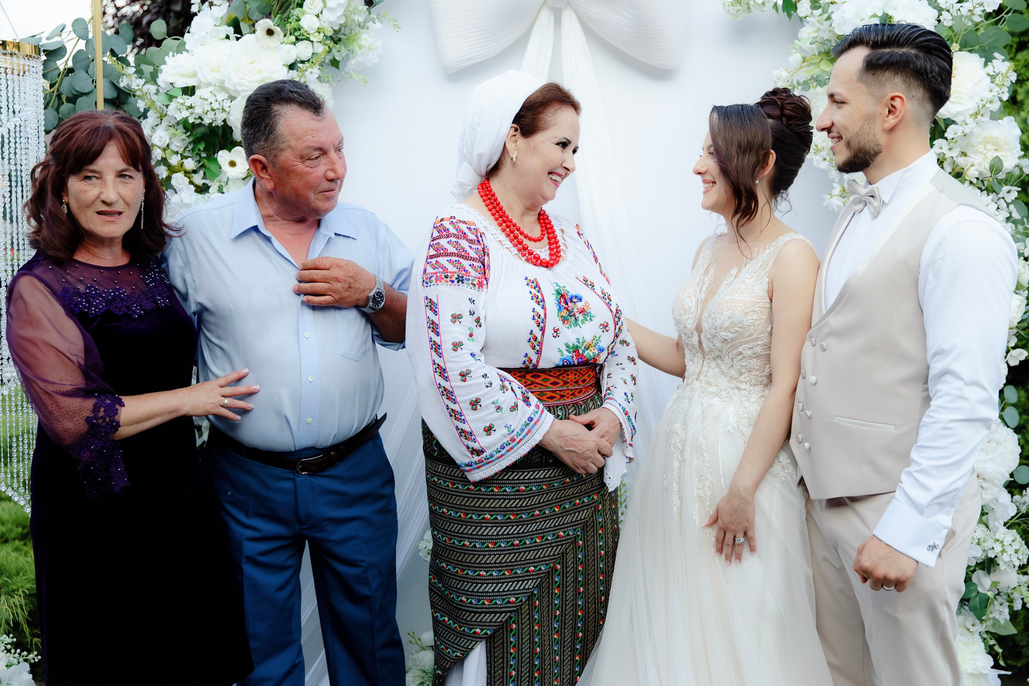 Ioana & Ionuț | Nuntă de poveste la Păstrăvăria Poiana din Mălini județul Suceava. Servicii foto-video profesionale, pentru momente de neuitat