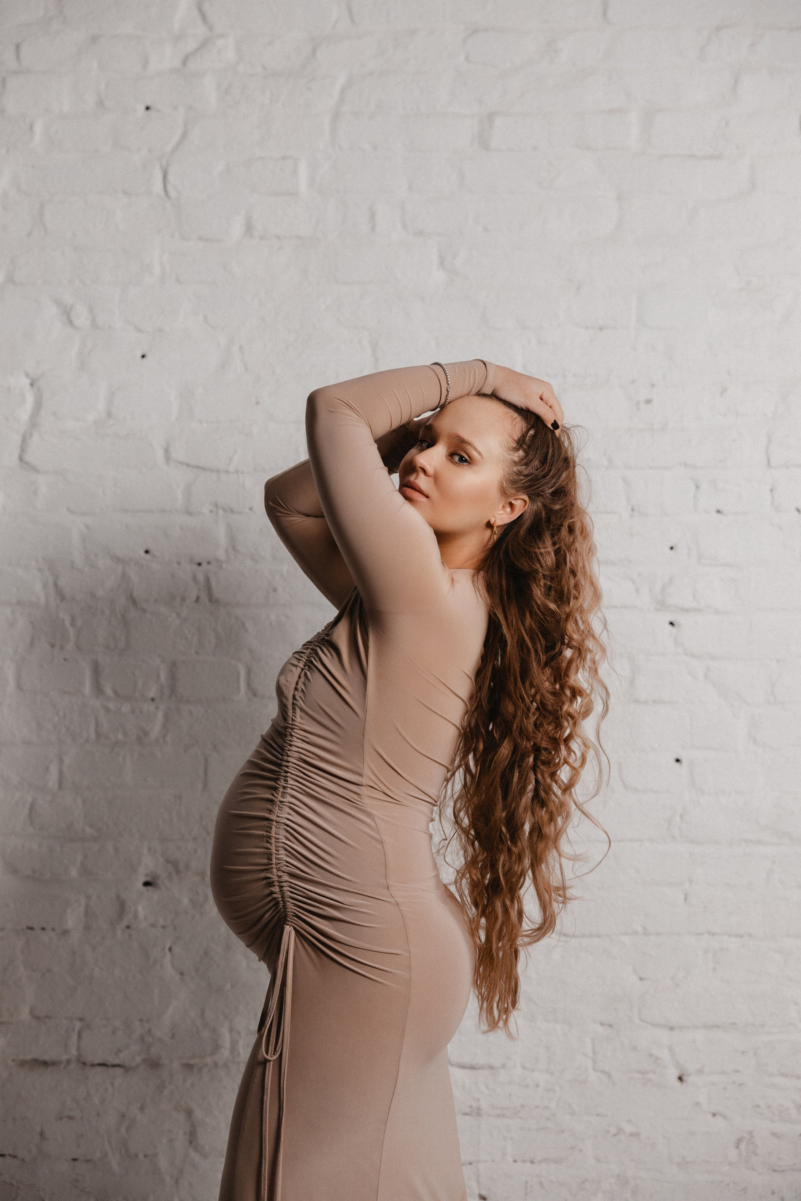 Babybauch Shooting im Fotostudio | Schwangerschaftsfotos in Bochum. Hochzeitsfotografin Bochum | Halyna Reiche Fotografie NRW