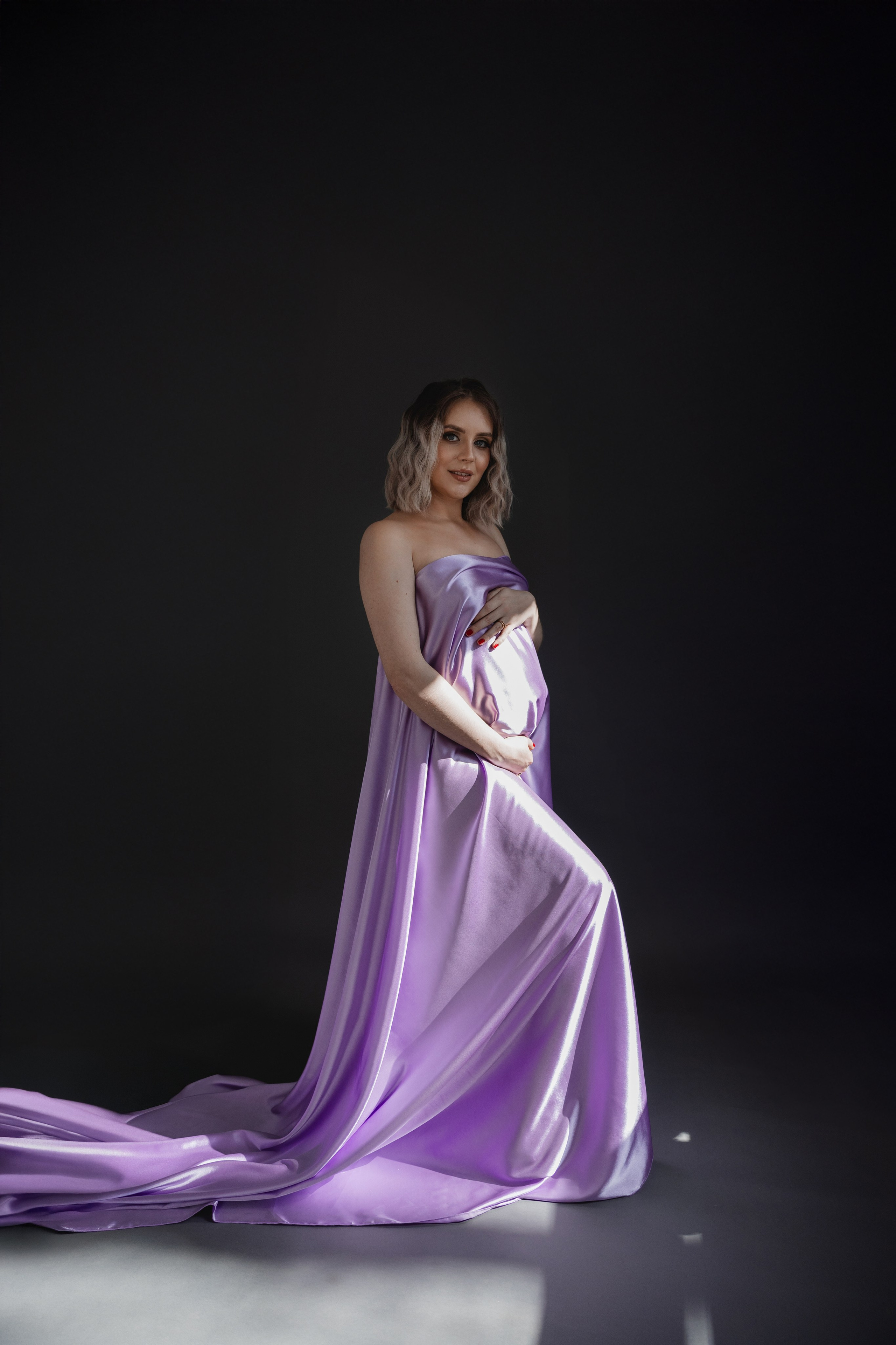 Babybauch Shooting im Fotostudio | Schwangerschaftsfotos in Bochum. Hochzeitsfotografin Bochum | Halyna Reiche Fotografie NRW