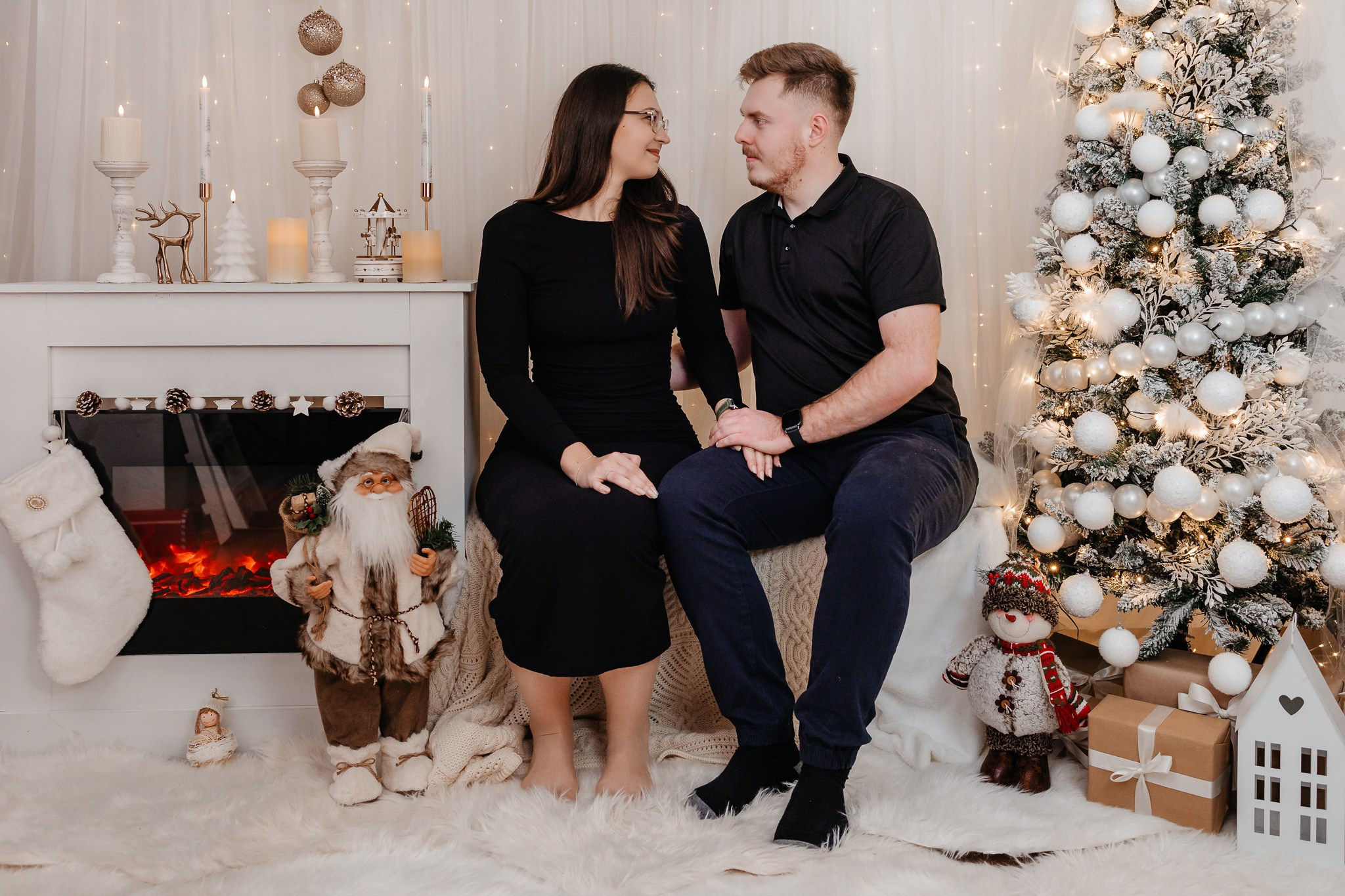 Ședințe Foto Crăciun 2025 Piatra Neamț | Fotografii de Sărbători | FotoACTIV. Fotograf Profesionist Piatra Neamț, Roman, Târgu Neamț, Bicaz, Neamț | Studio, Nuntă, Botez, Eveniment | FotoACTIV