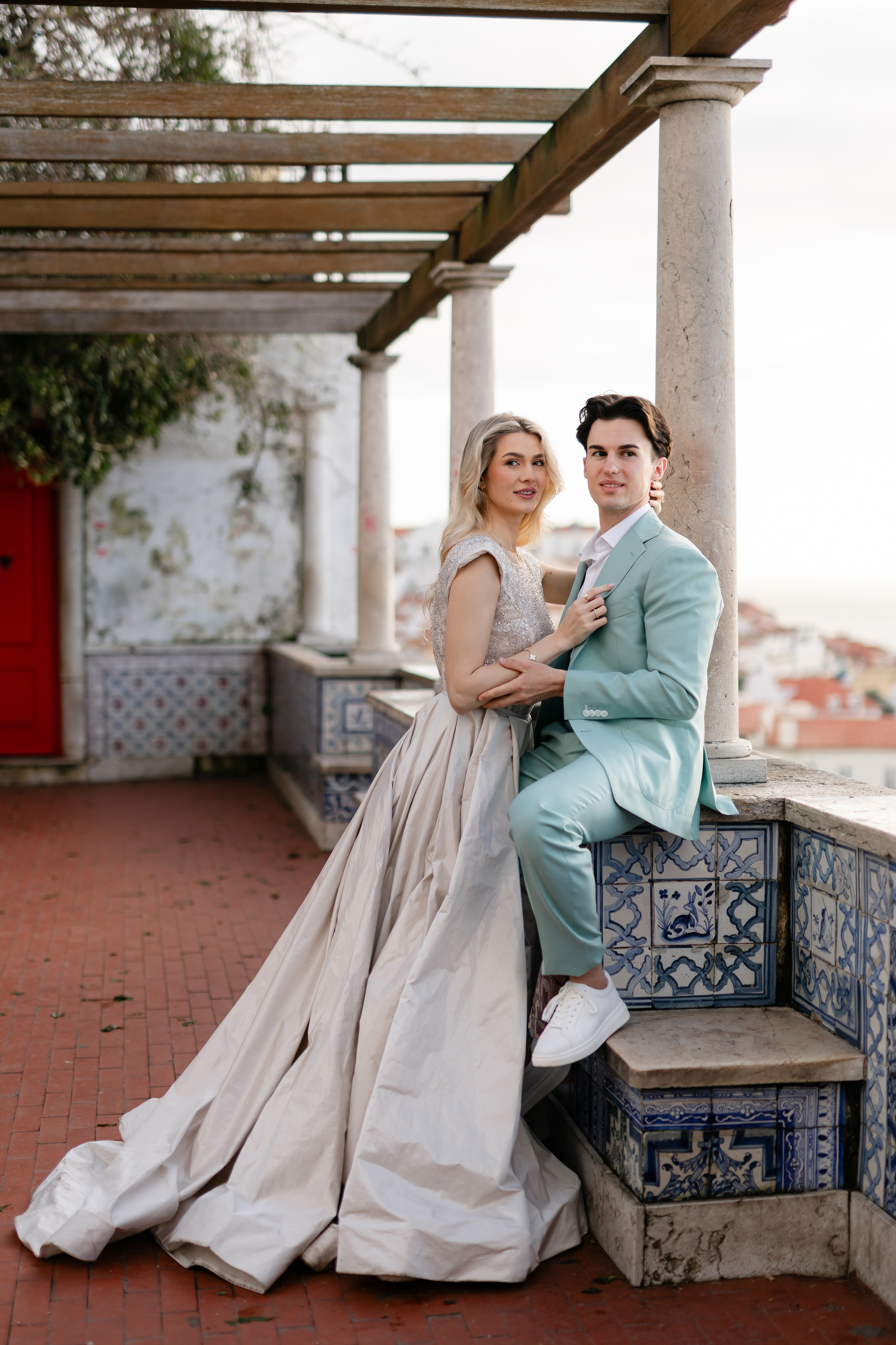 Vivien & Razvan. Main