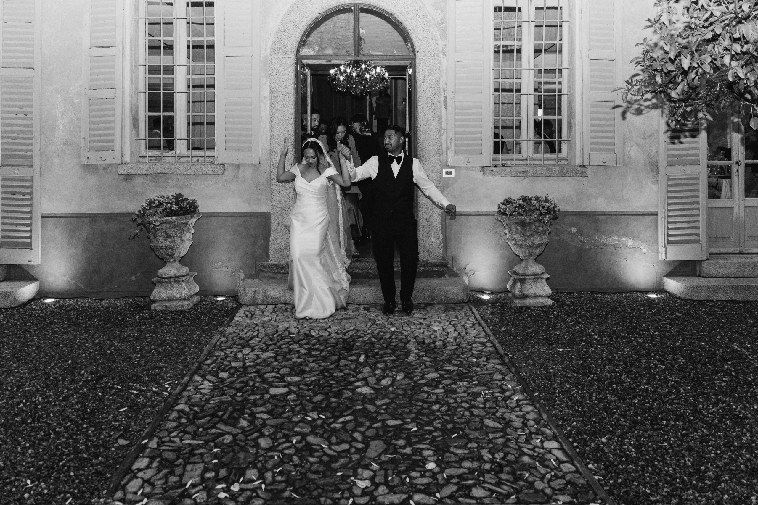 BEATRICE AND RAFAELE_LAKE COMO_Villa Regina Teodolinda. PHOTOGRAPHER IN ITALY