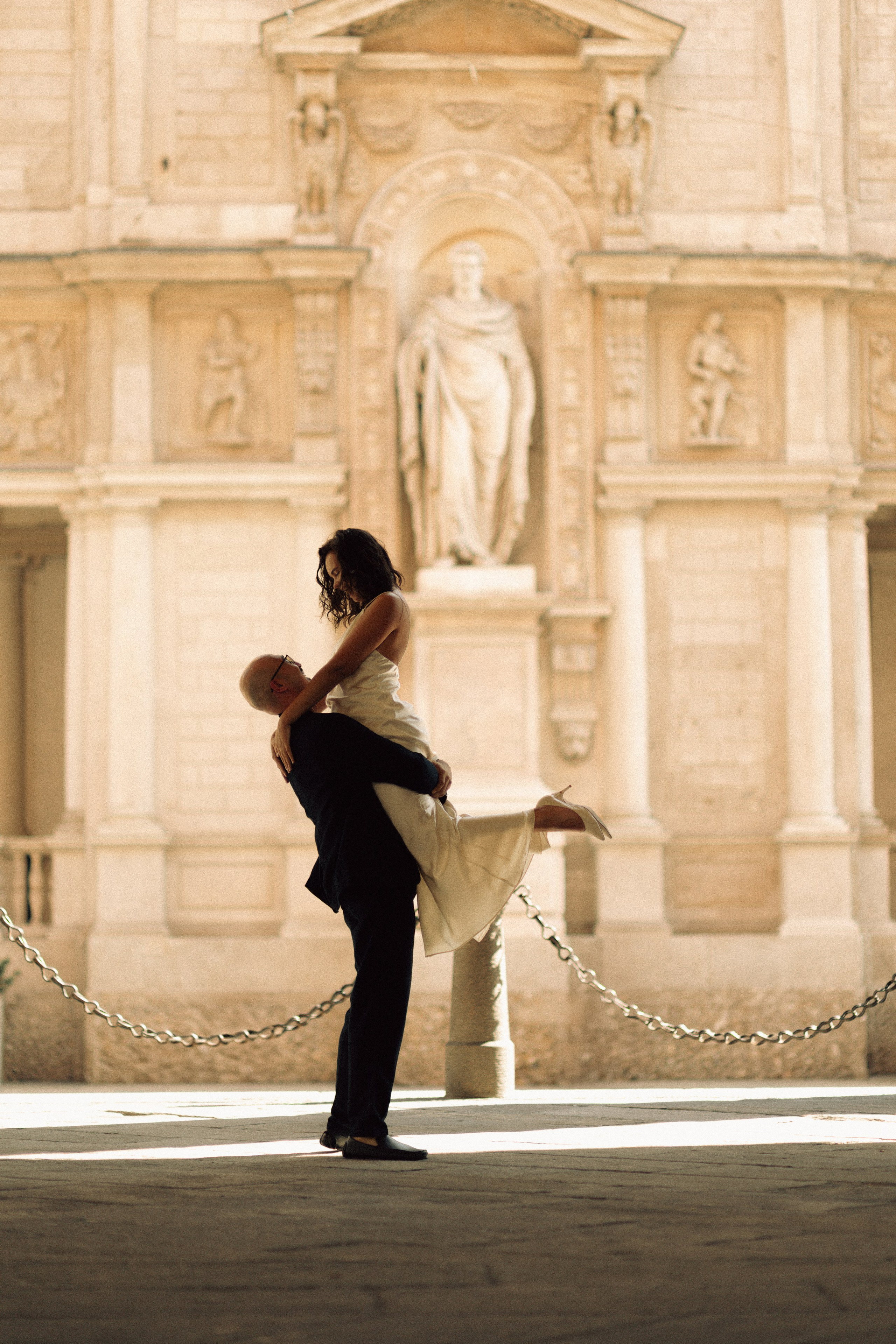 Romantic couple session in Milan city center
