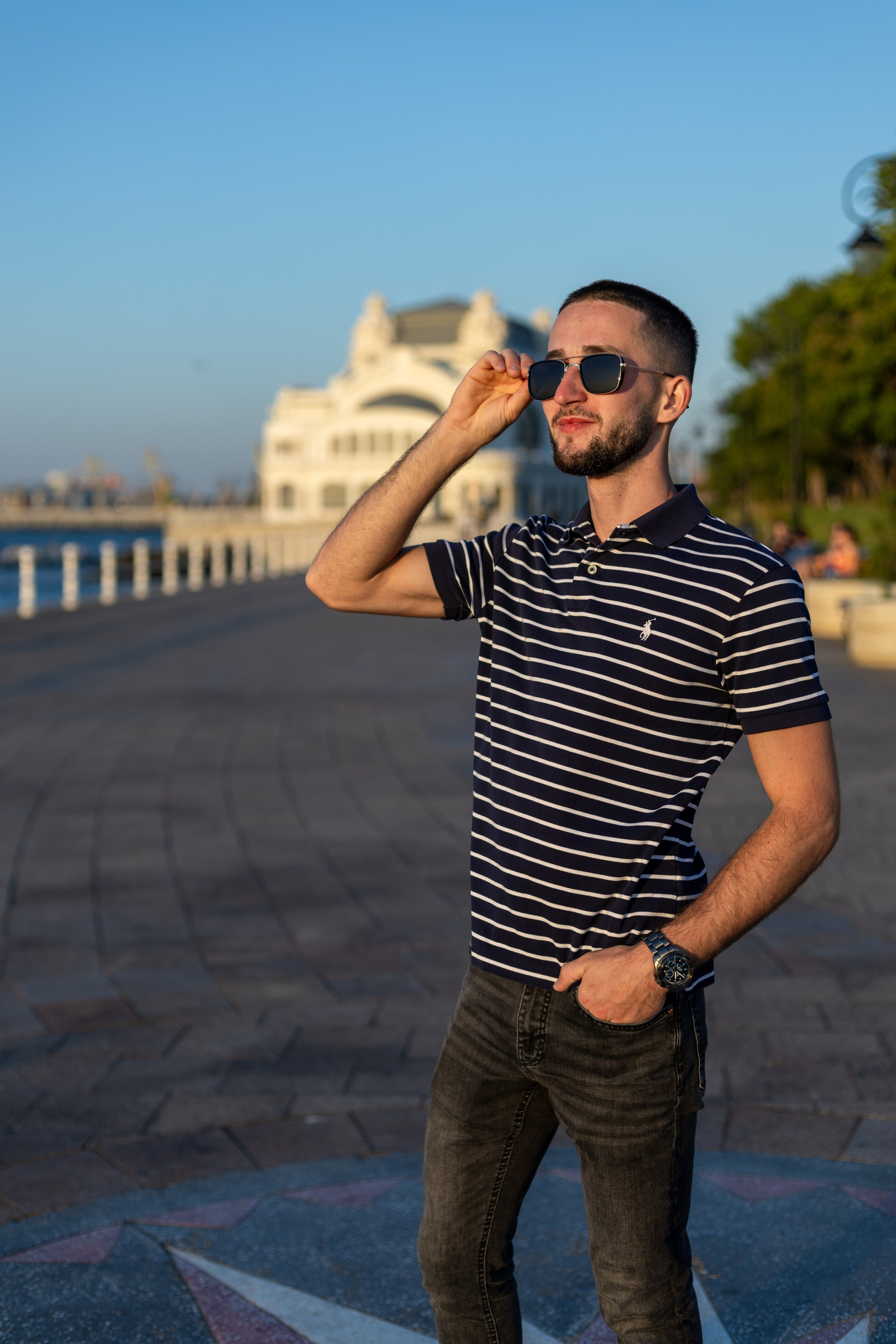 Cătălin O. Fotograf. Lucrez cu oameni, produse și spații. Portret și fotografie creativă. Bacău, România. Lidia Savinoiu
