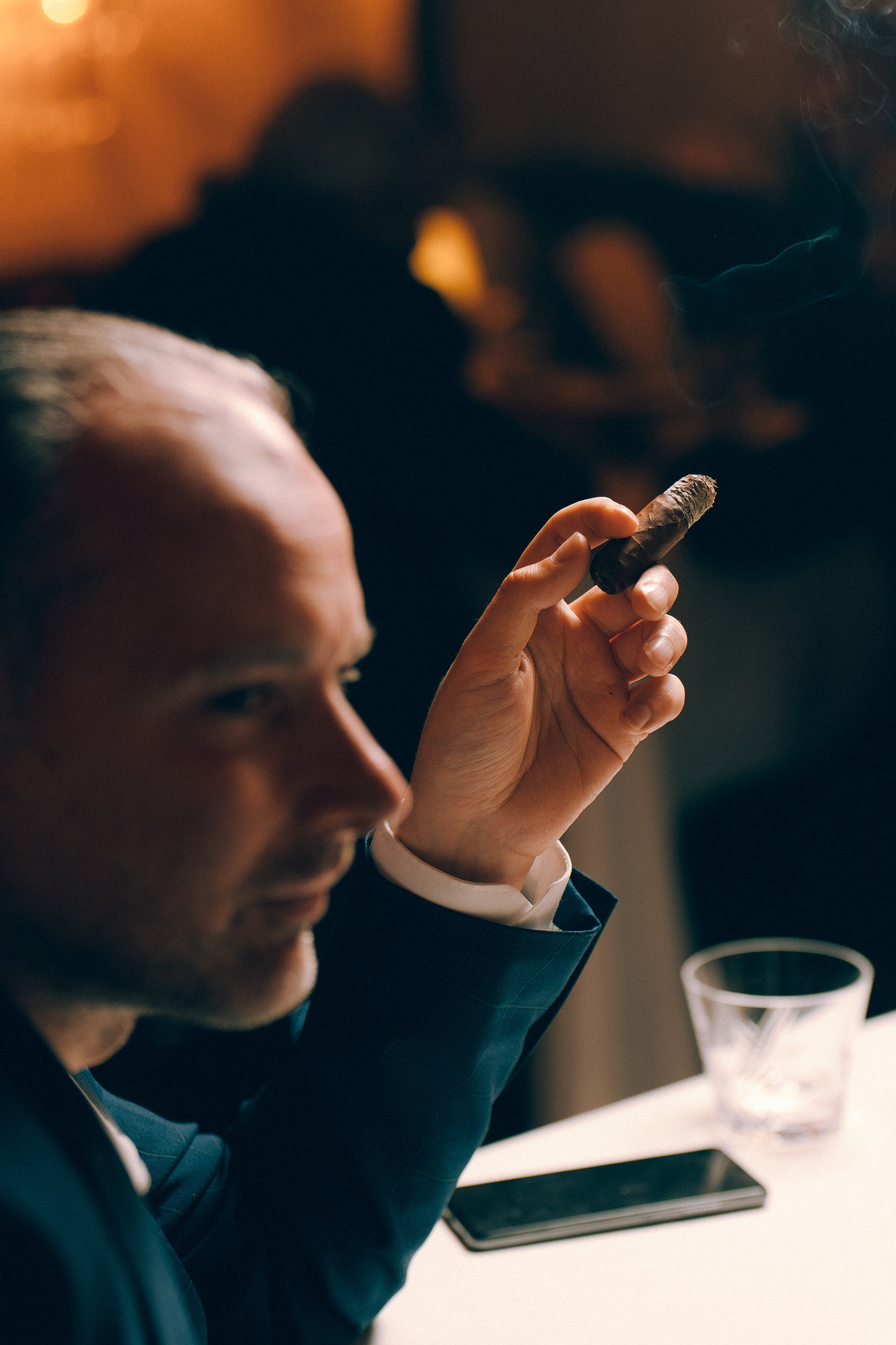 CIGAR CLUB. Wedding&Event photographer Ismail Rzayev in Baku