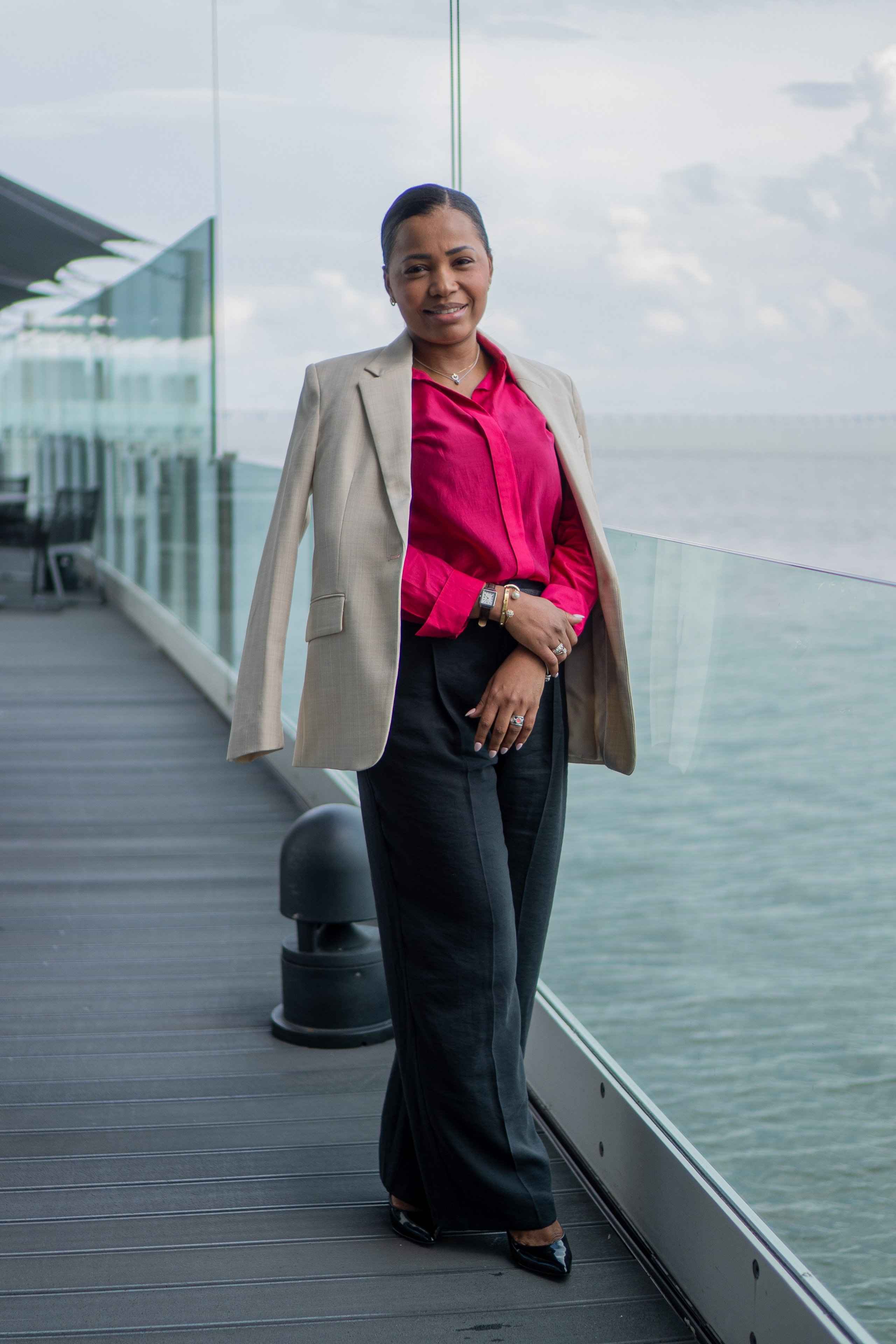 Raquel Ribeiro. Frames by Giovani Braga