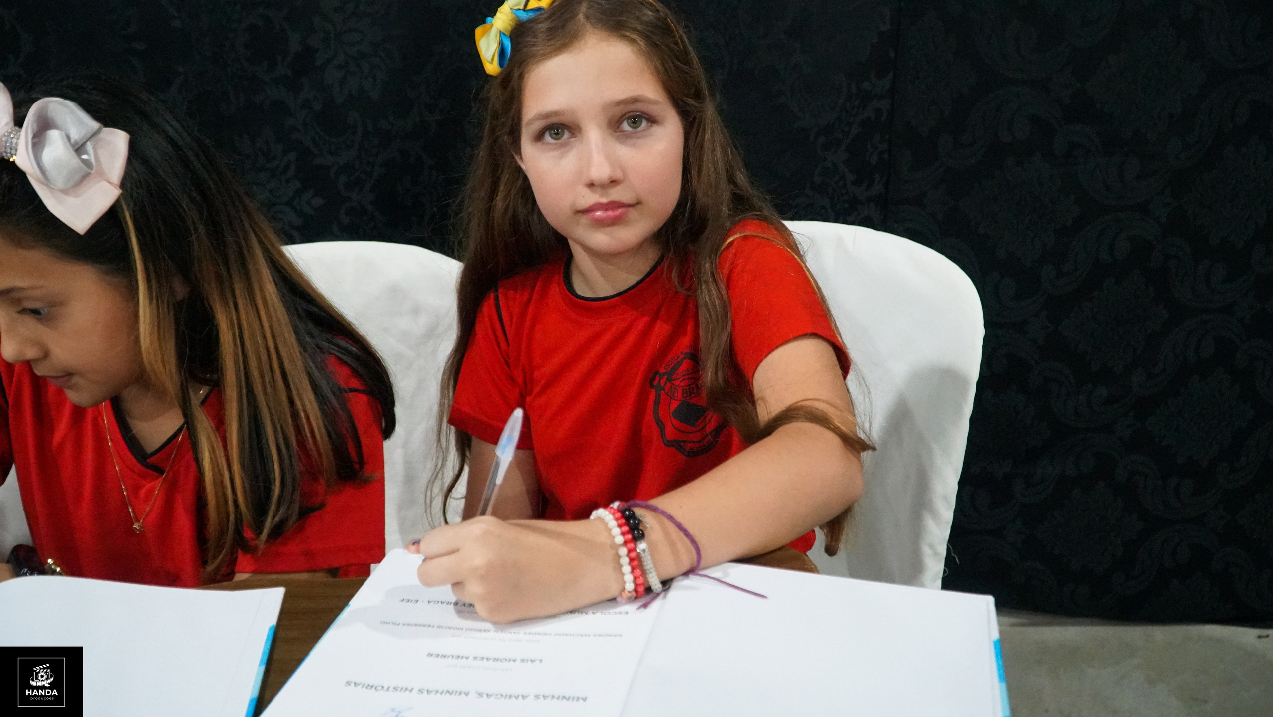 Noite autógrafos colégio Aurélio Buarque de Holanda. Handa Produções