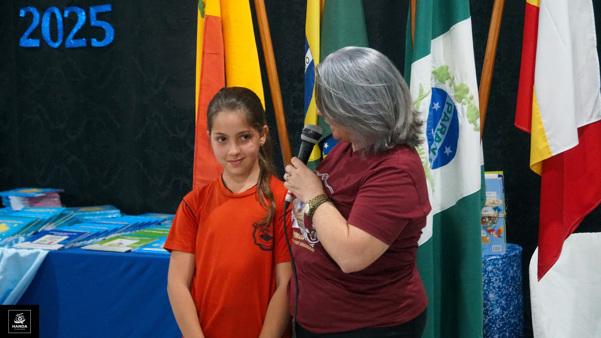 Noite autógrafos colégio Aurélio Buarque de Holanda. Handa Produções