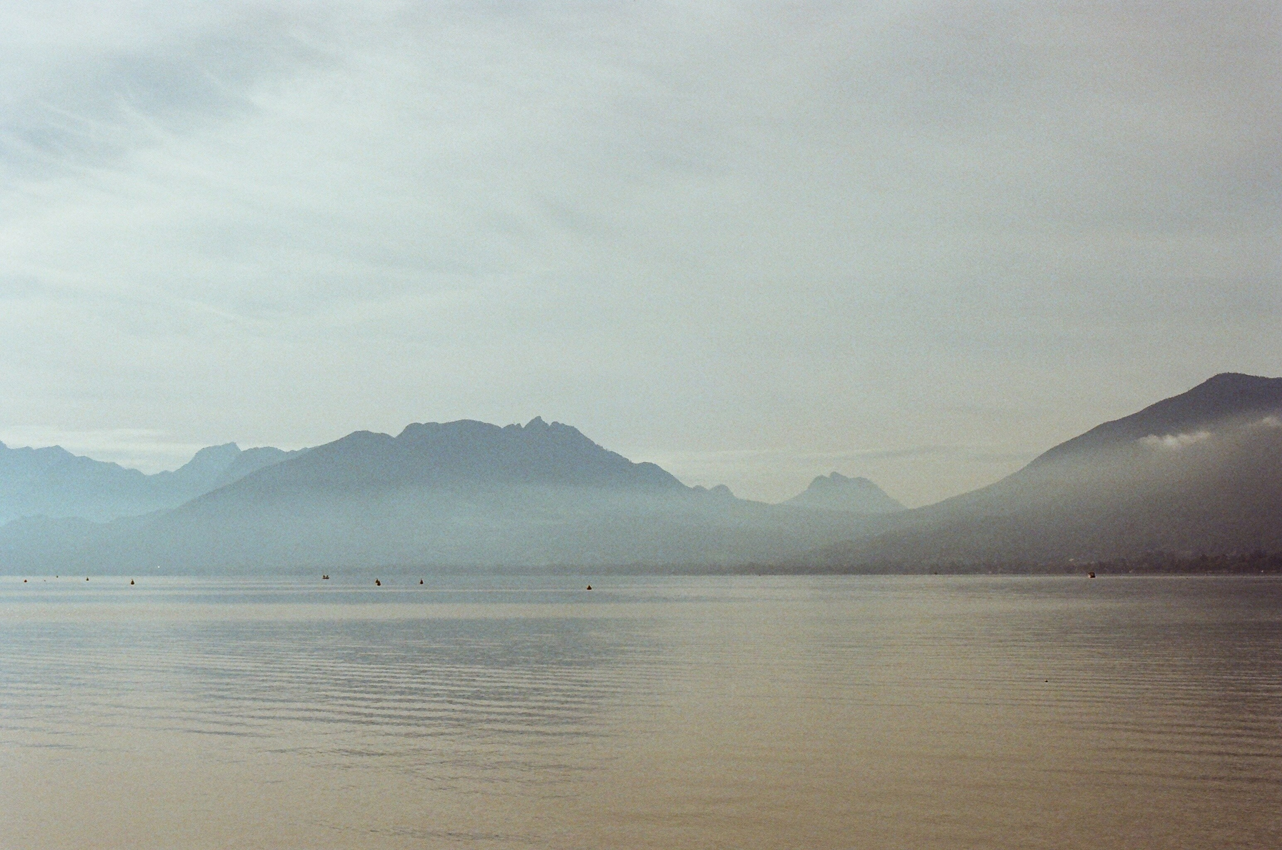 Argentique 🎞️ 📷. Anastasia Shapoval violoniste et photographe. Paris — Bourges