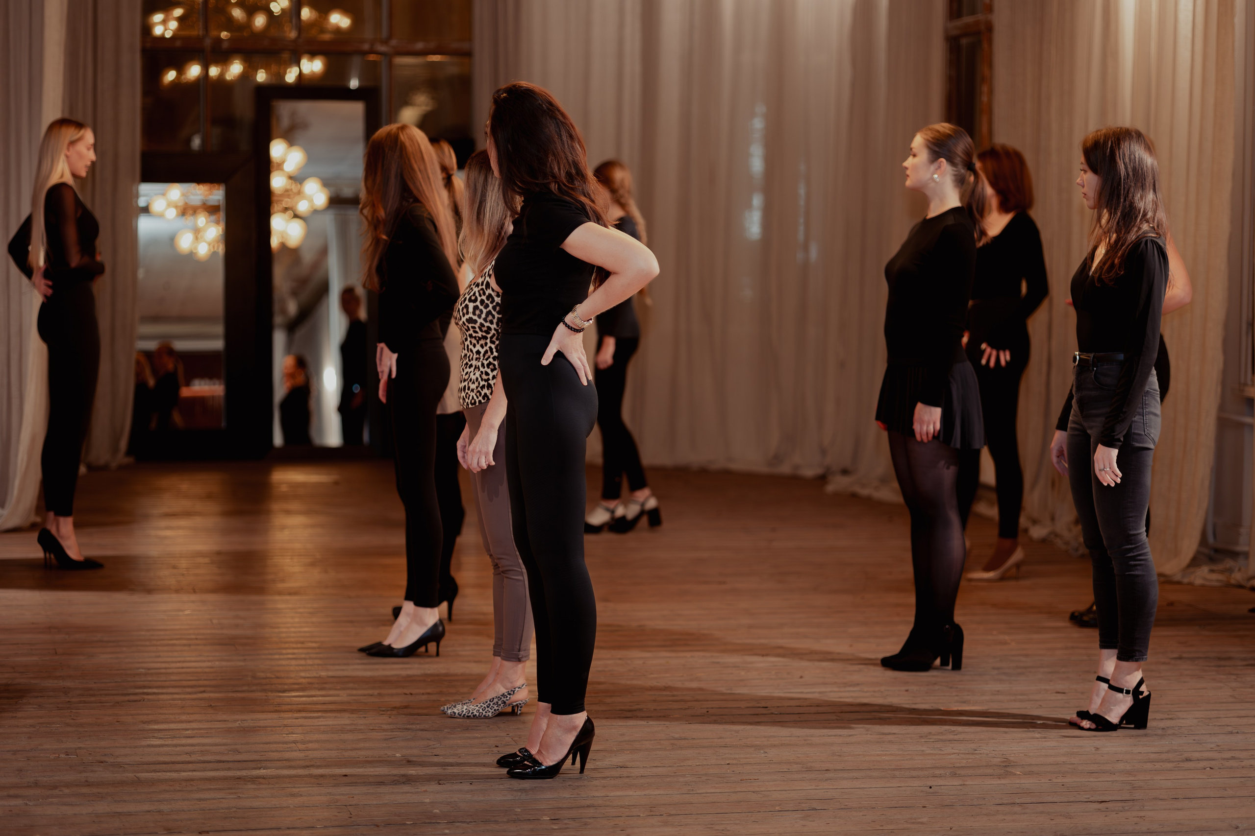 AMORALLE LEVEL UP - DEFILĒ. Portretu fotosesija Rīgā| Biznesa portretu foto | Korporatīvās un darbinieku fotosesijas | Pasākumu fotogrāfs | Produktu fotogrāfs