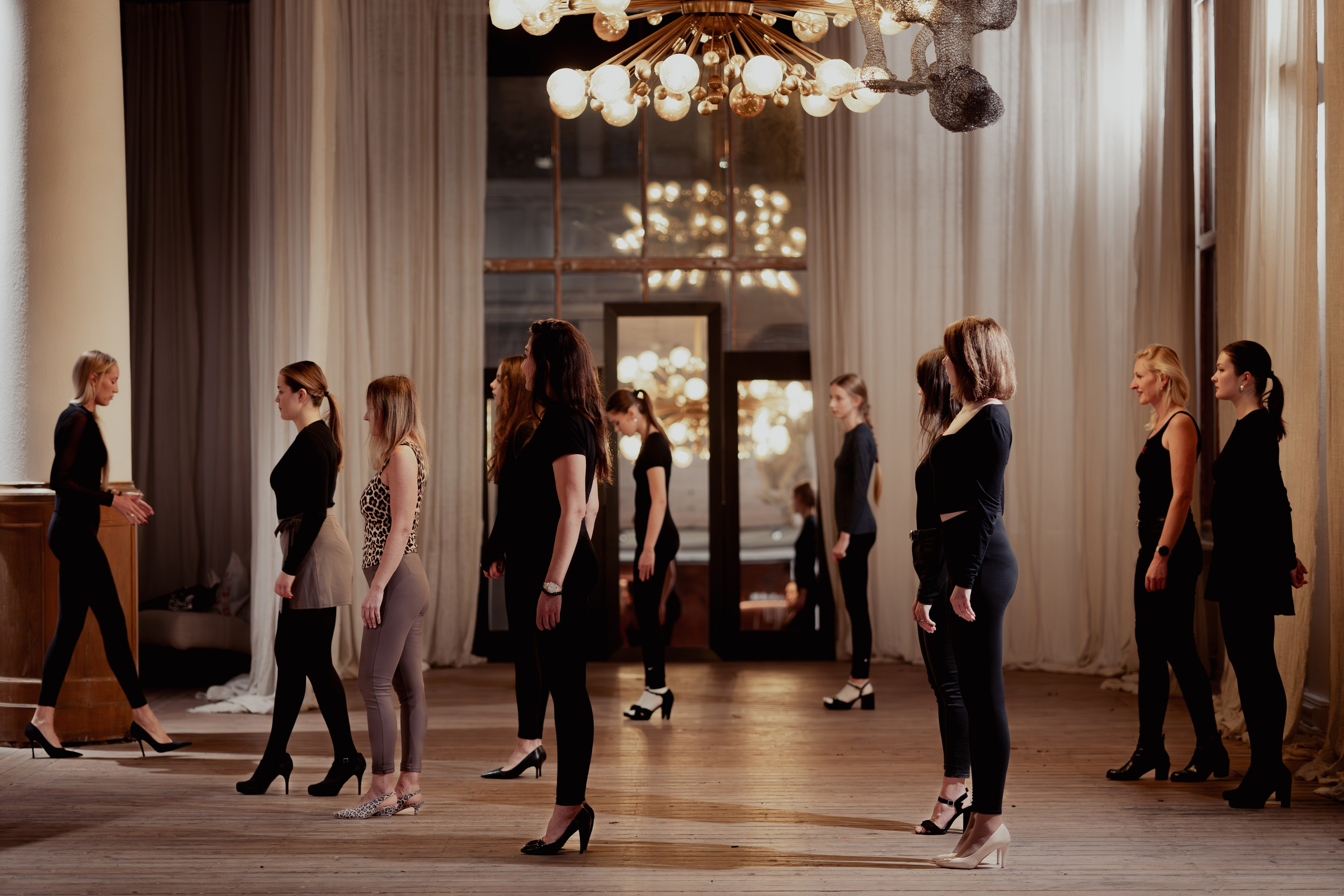 AMORALLE LEVEL UP - DEFILĒ. Portretu fotosesija Rīgā| Biznesa portretu foto | Korporatīvās un darbinieku fotosesijas | Pasākumu fotogrāfs | Produktu fotogrāfs